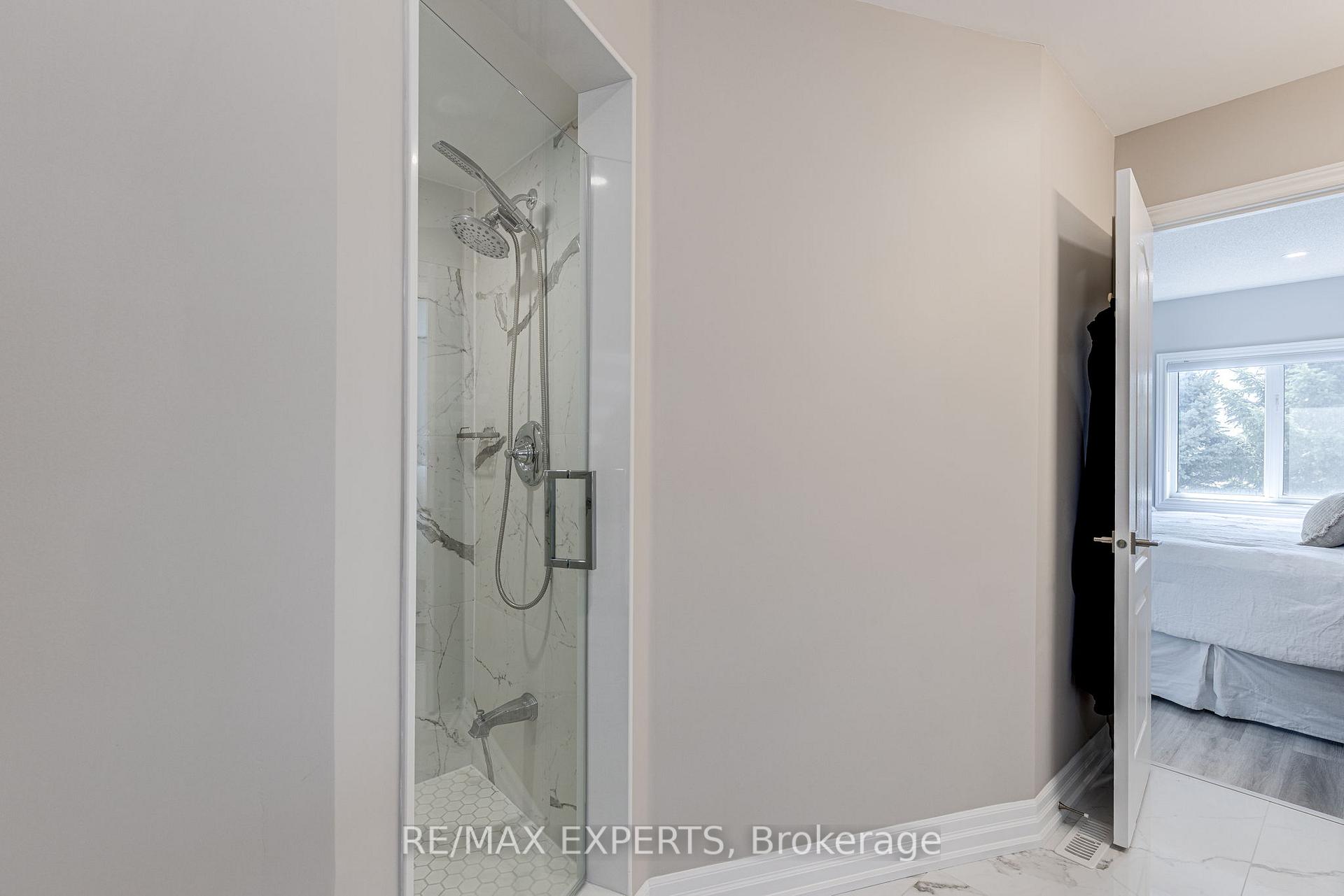 Photo 7 of 95 Princeton Gate, Vaughan, Maple — HOMEH
