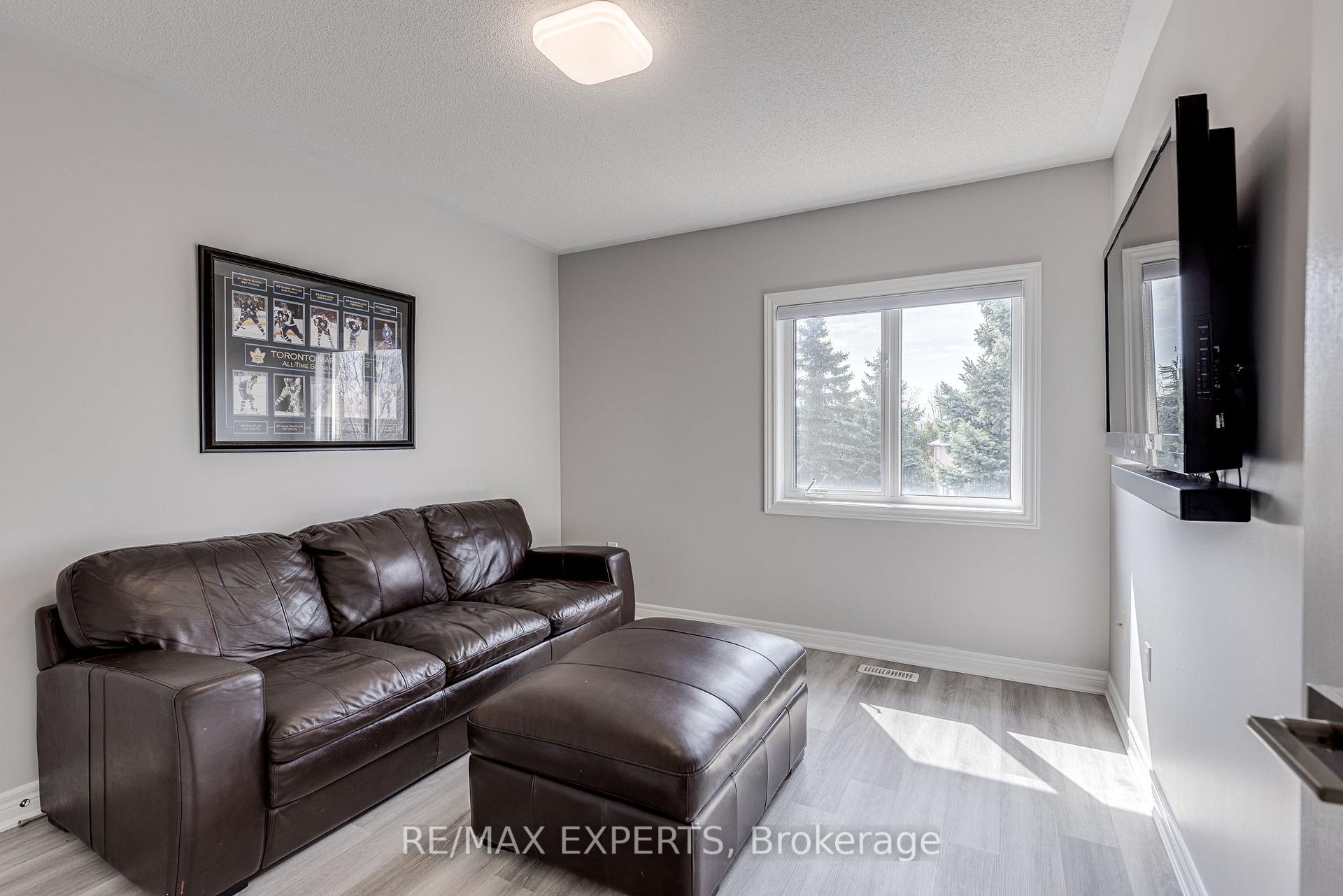 Photo 13 of 95 Princeton Gate, Vaughan, Maple — HOMEH