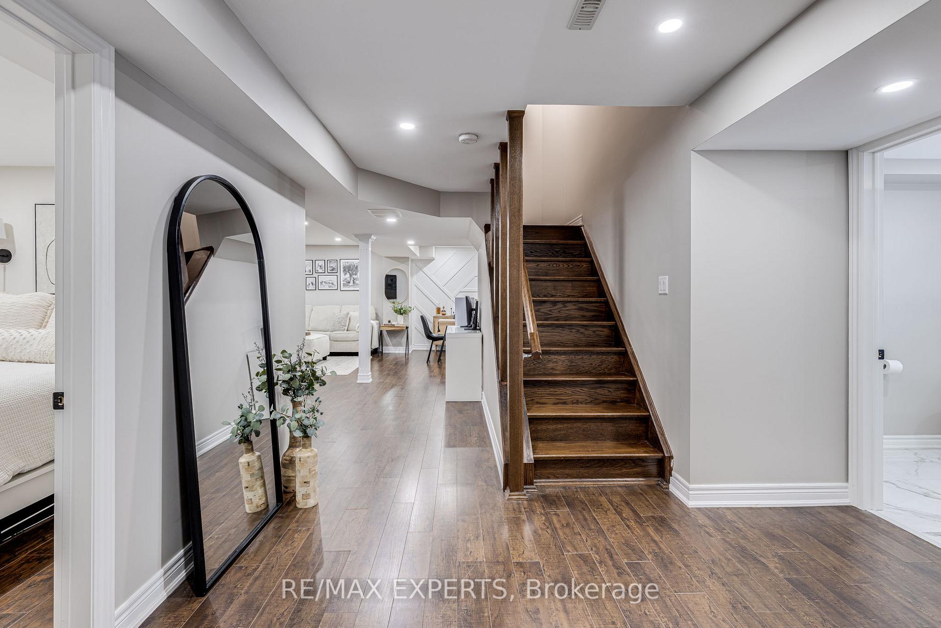 Photo 21 of 95 Princeton Gate, Vaughan, Maple — HOMEH
