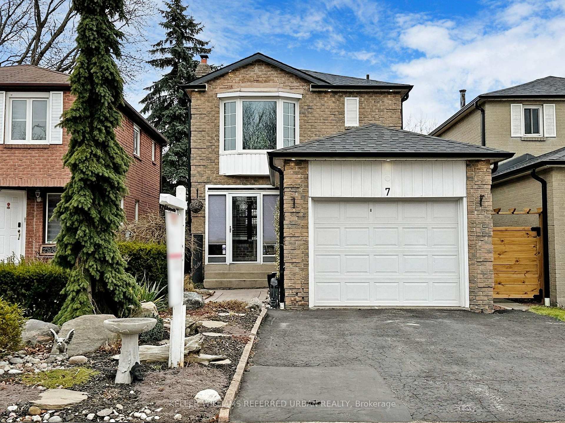 Photo 5 of 7 Millington Crescent, Ajax, Central — HOMEH