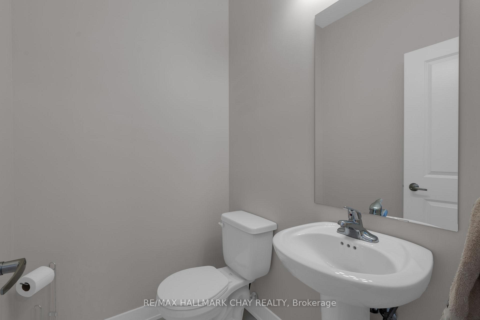 Photo 6 of 45 Turnberry Lane, Barrie, Painswick South — HOMEH