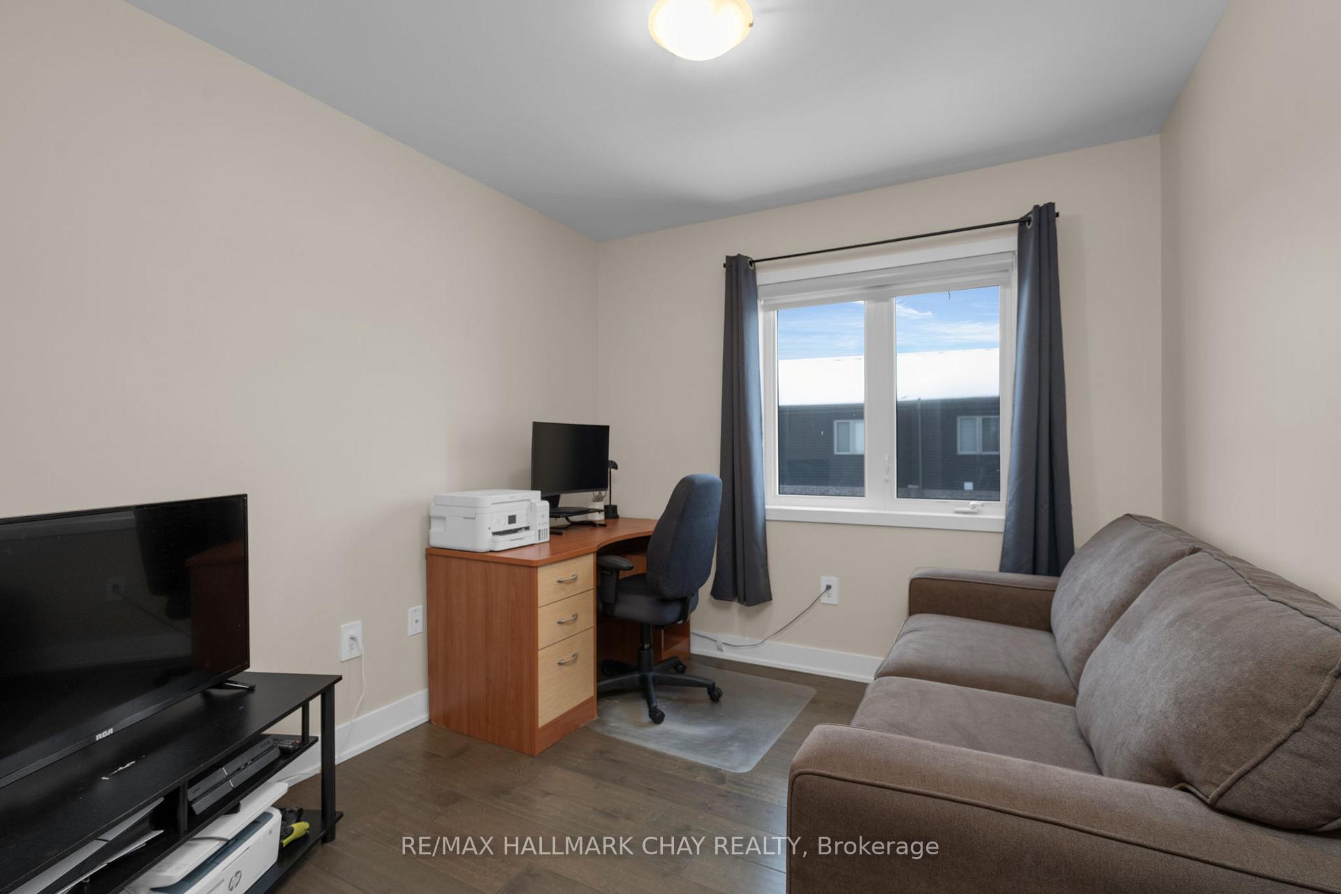 Photo 28 of 45 Turnberry Lane, Barrie, Painswick South — HOMEH