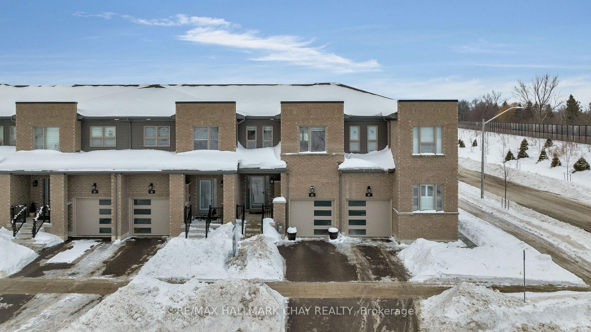 Photo 21 of 45 Turnberry Lane, Barrie, Painswick South — HOMEH