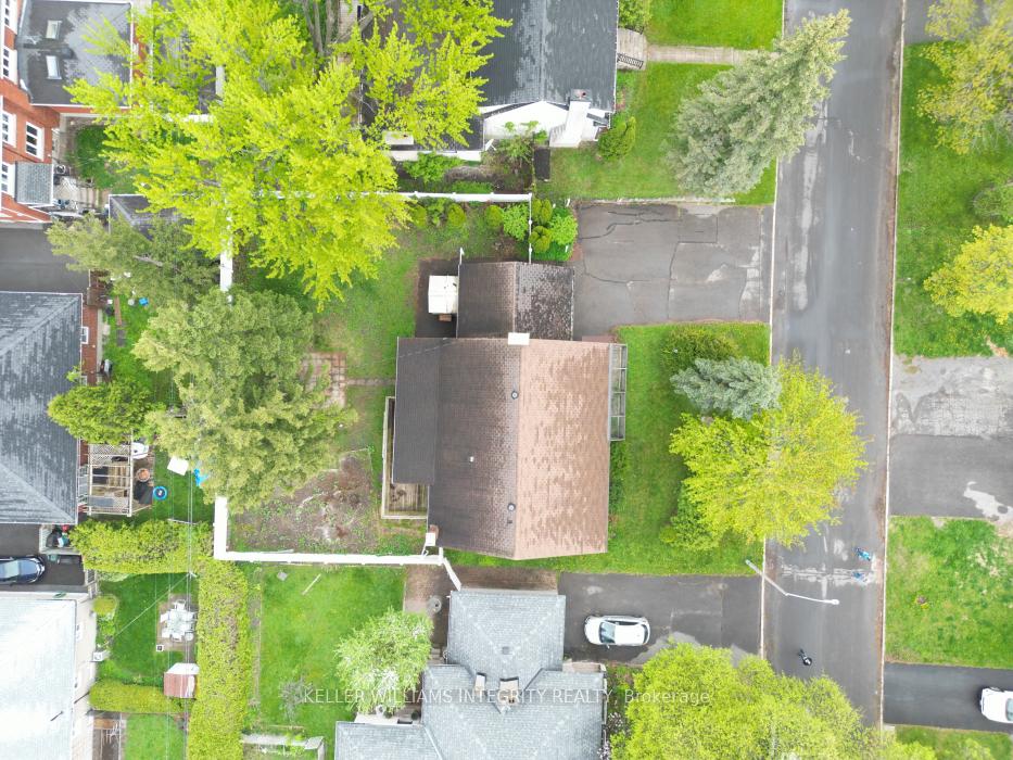 Photo 3 of 1077 Richard Avenue, Ottawa, Billings Bridge — HOMEH