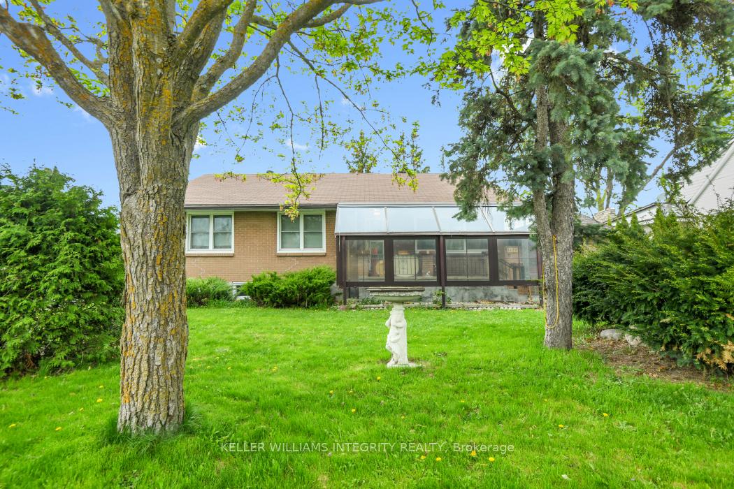 Photo 13 of 1077 Richard Avenue, Ottawa, Billings Bridge — HOMEH