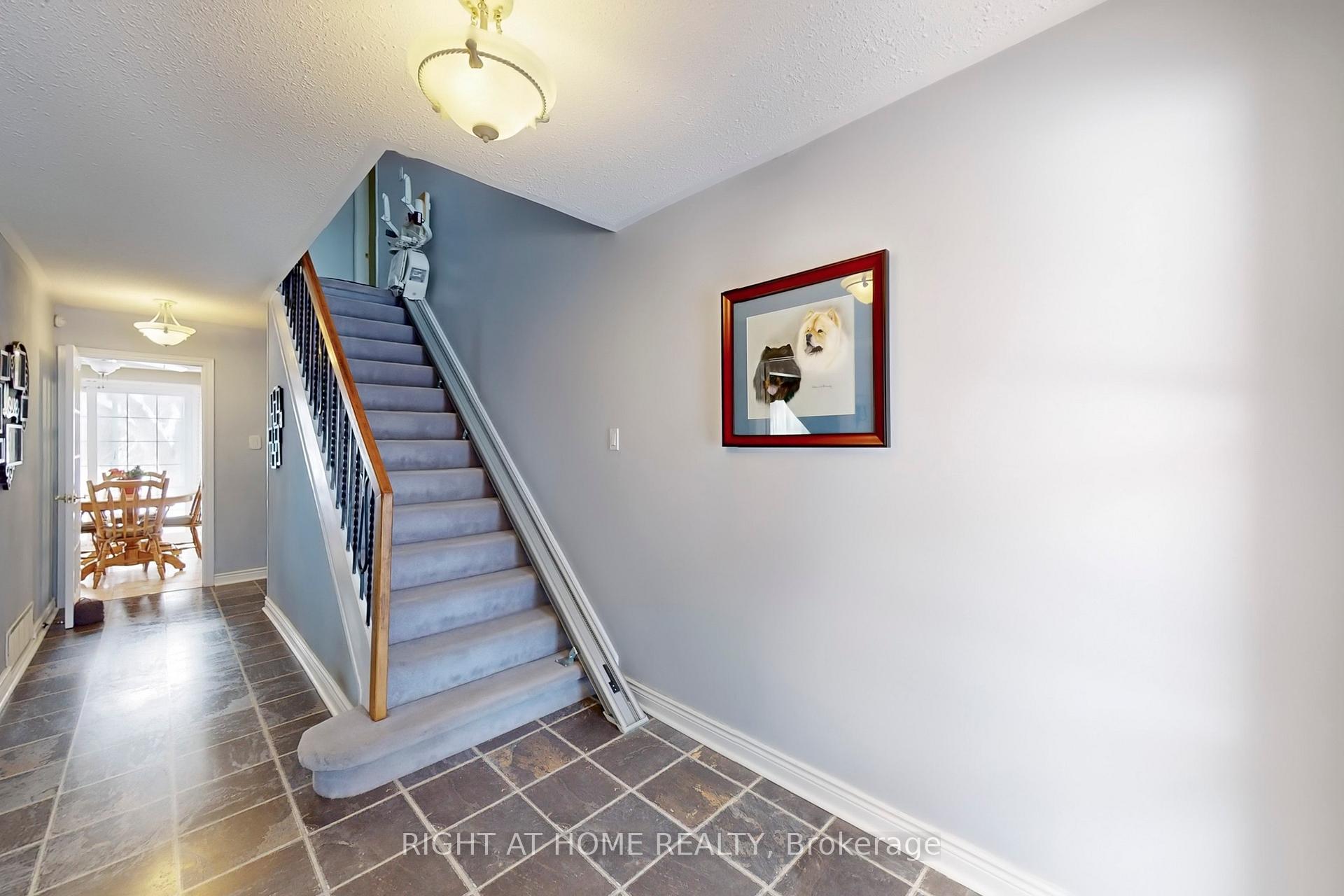 Photo 11 of 56 Carlton Road, Markham, Unionville — HOMEH