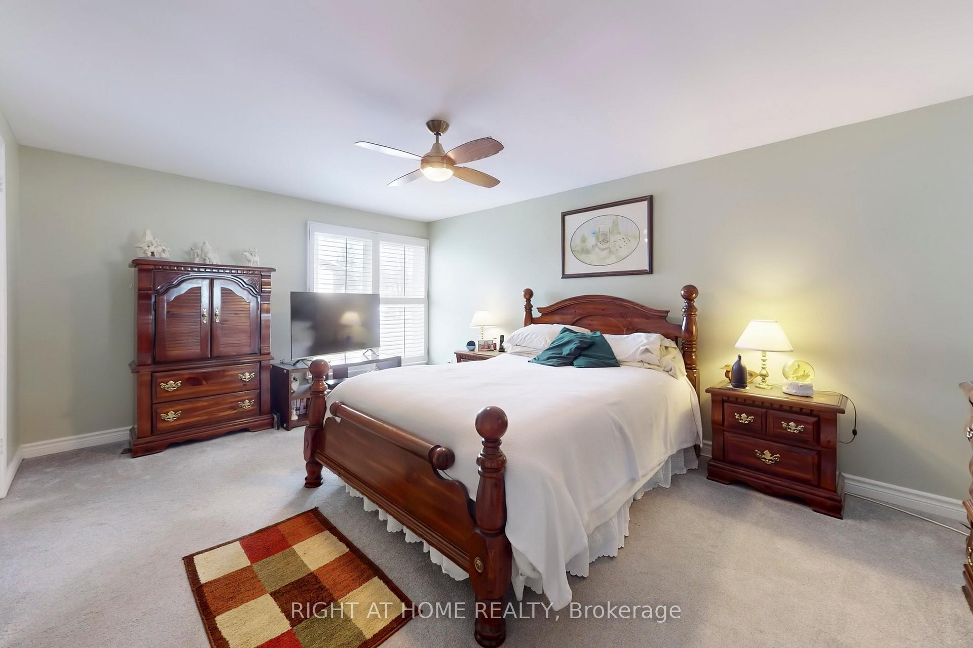 Photo 8 of 56 Carlton Road, Markham, Unionville — HOMEH