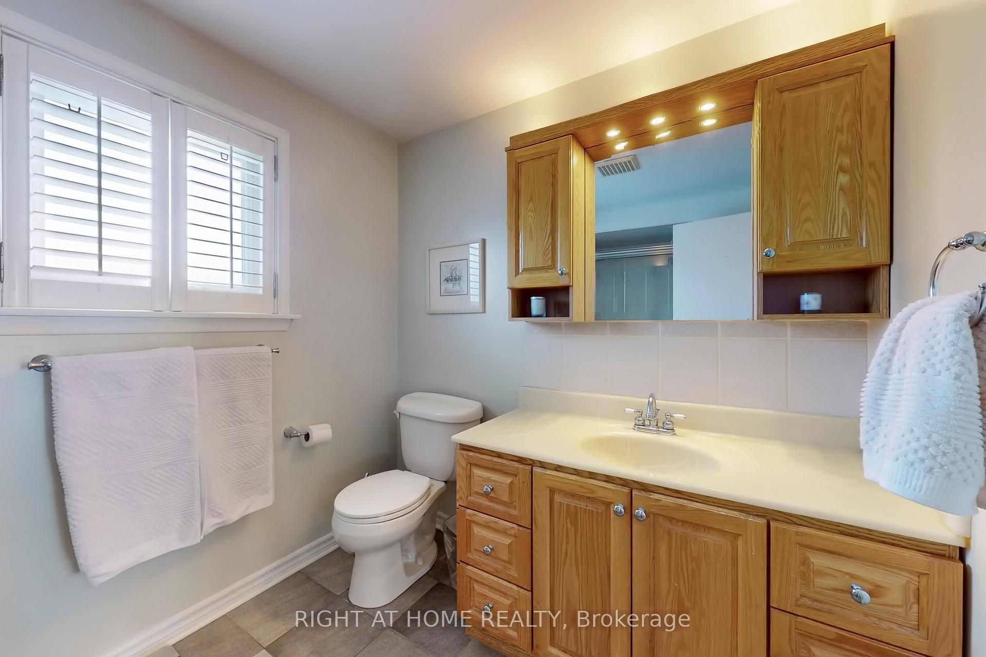 Photo 17 of 56 Carlton Road, Markham, Unionville — HOMEH
