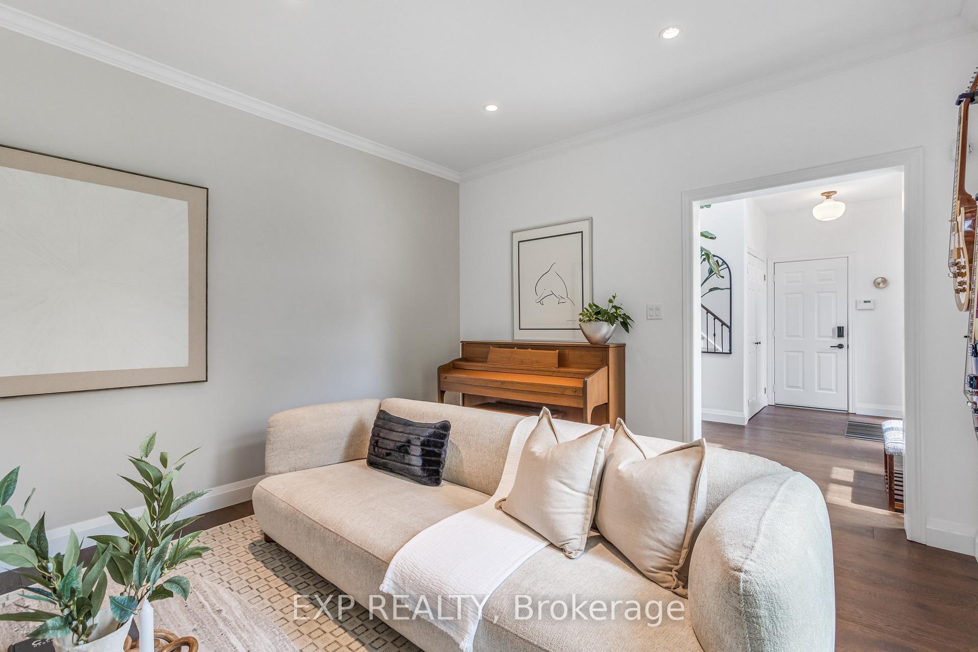 Photo 4 of 667 Highvalley Road, Hamilton, Ancaster — HOMEH
