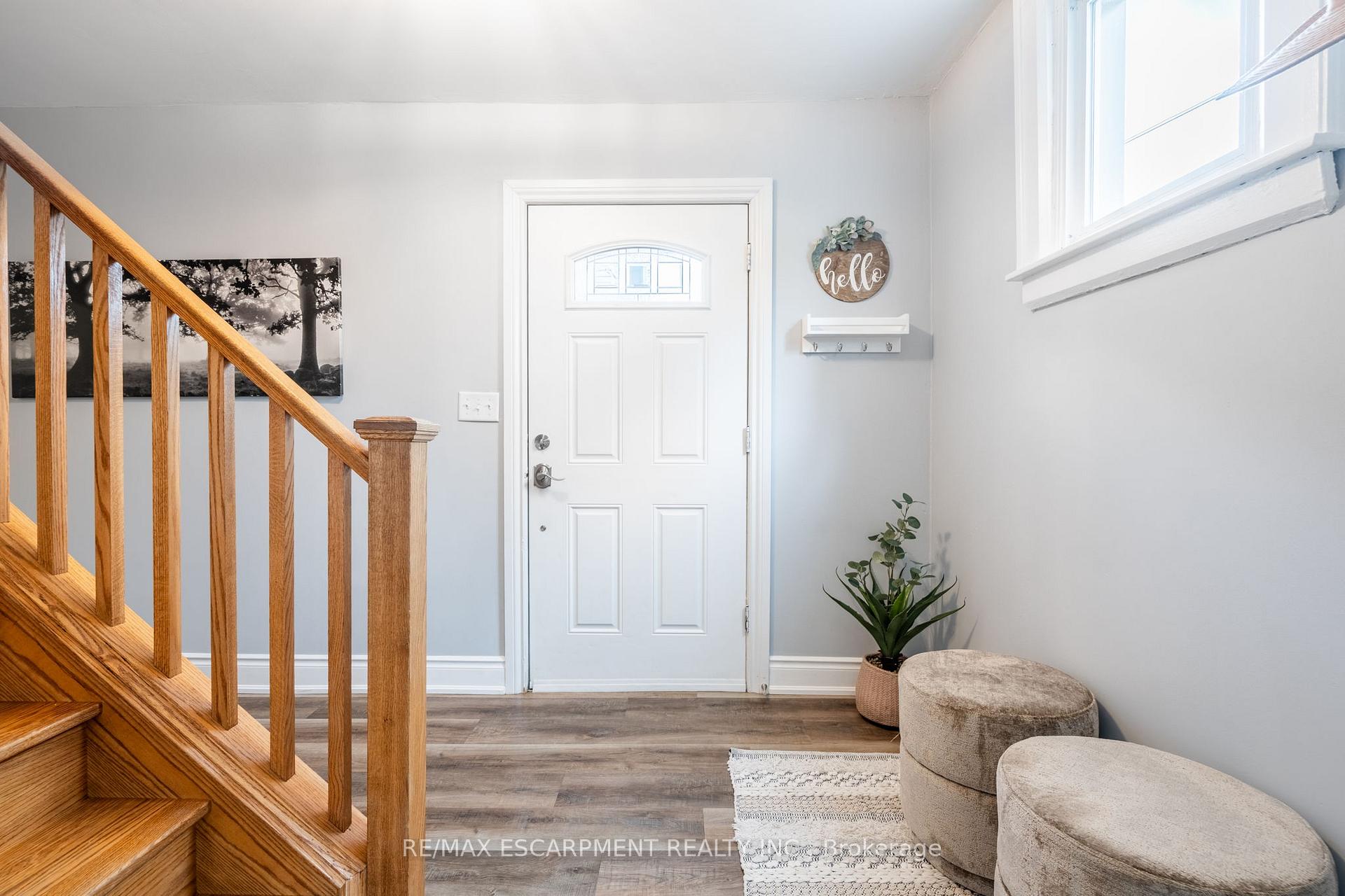 Photo 4 of 44 Fairview Avenue, Hamilton, Crown Point — HOMEH
