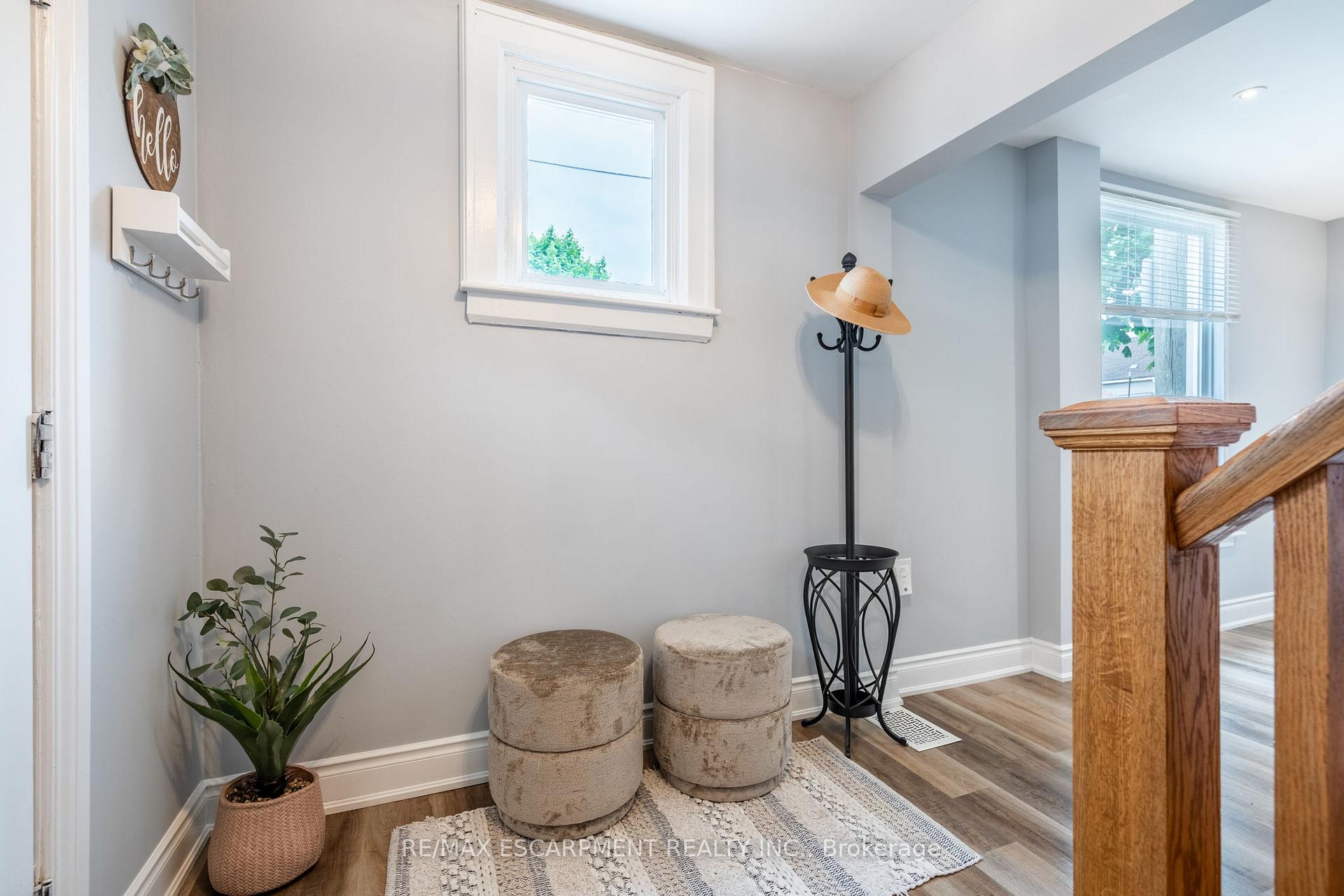 Photo 3 of 44 Fairview Avenue, Hamilton, Crown Point — HOMEH