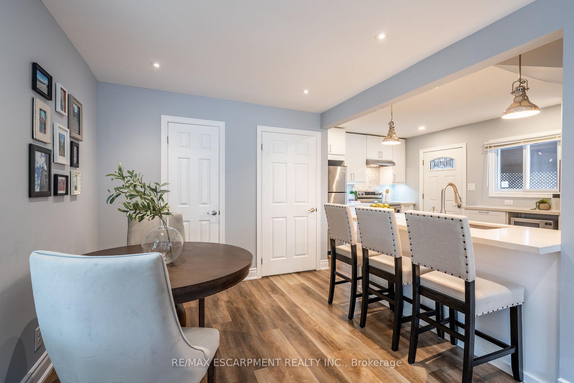 Photo 18 of 44 Fairview Avenue, Hamilton, Crown Point — HOMEH