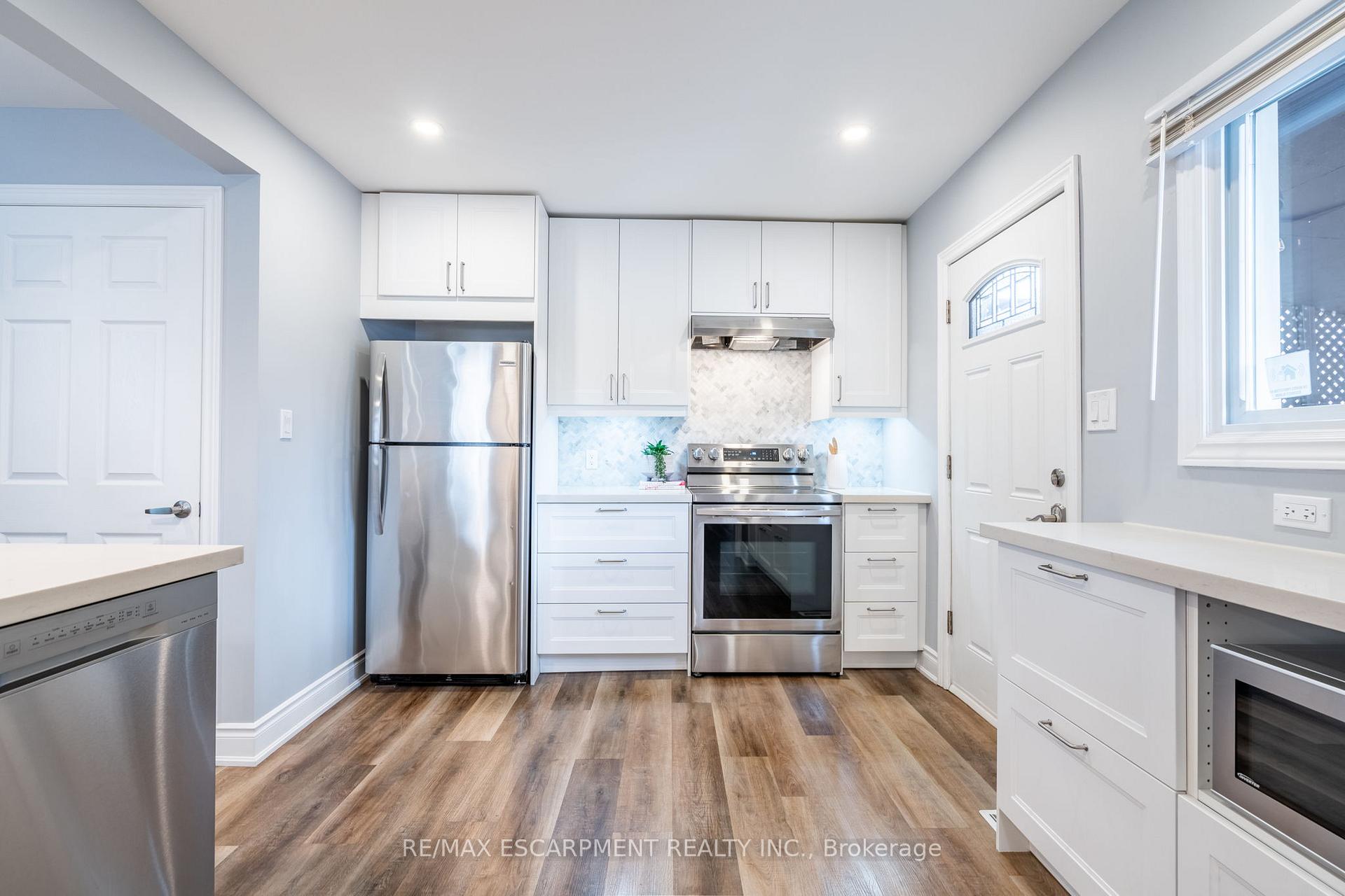Photo 7 of 44 Fairview Avenue, Hamilton, Crown Point — HOMEH