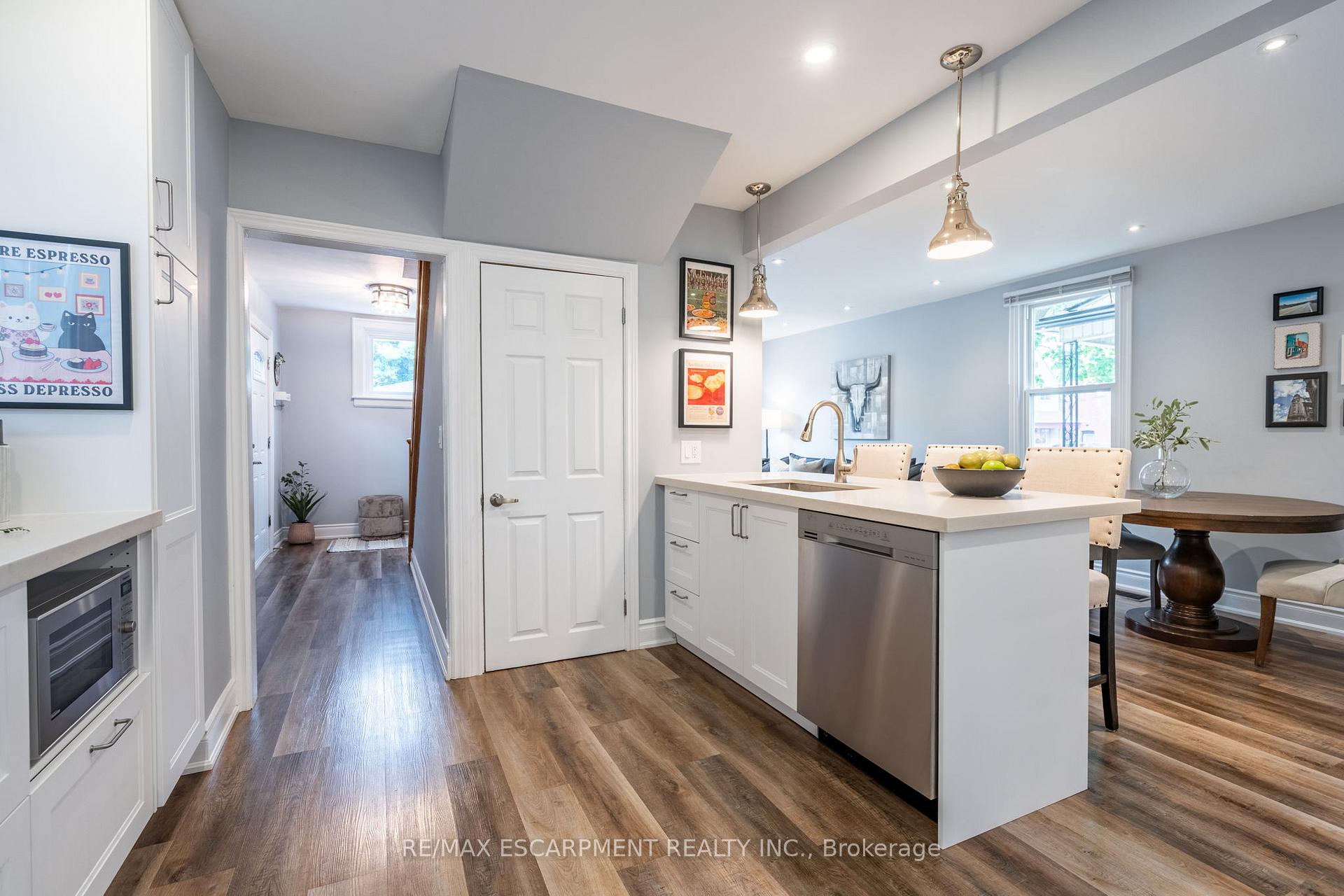 Photo 22 of 44 Fairview Avenue, Hamilton, Crown Point — HOMEH
