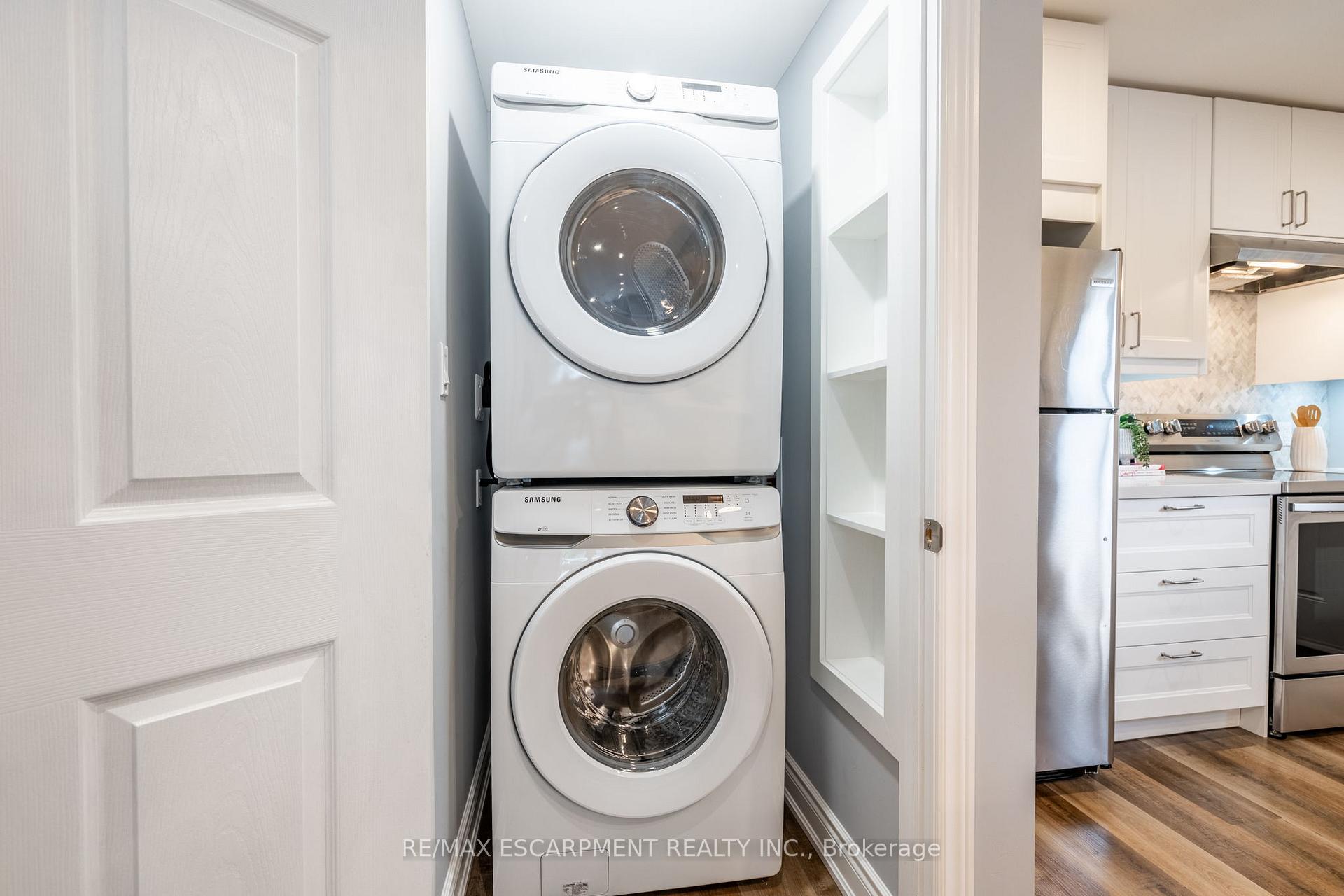 Photo 17 of 44 Fairview Avenue, Hamilton, Crown Point — HOMEH
