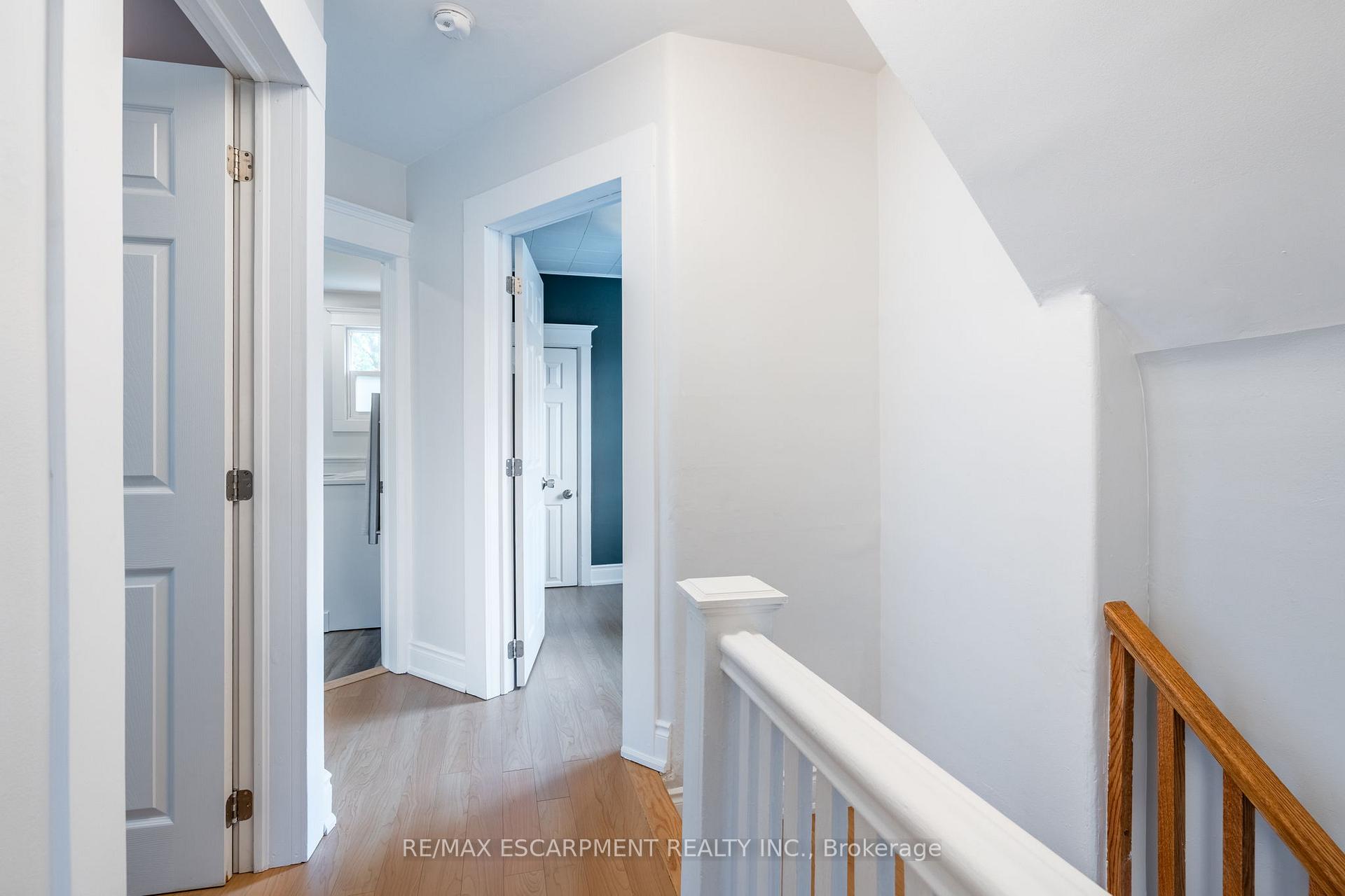 Photo 14 of 44 Fairview Avenue, Hamilton, Crown Point — HOMEH