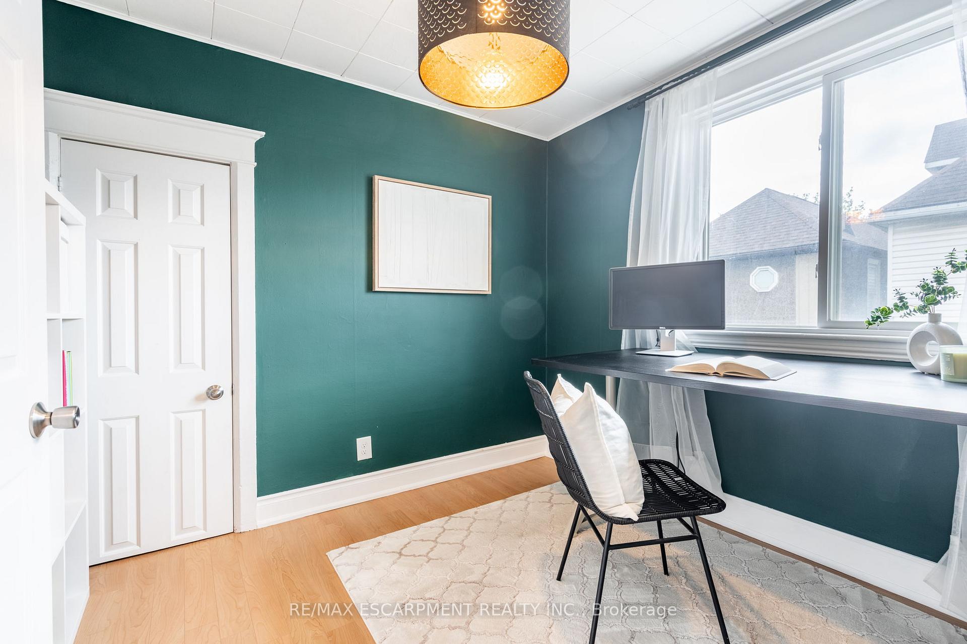 Photo 26 of 44 Fairview Avenue, Hamilton, Crown Point — HOMEH