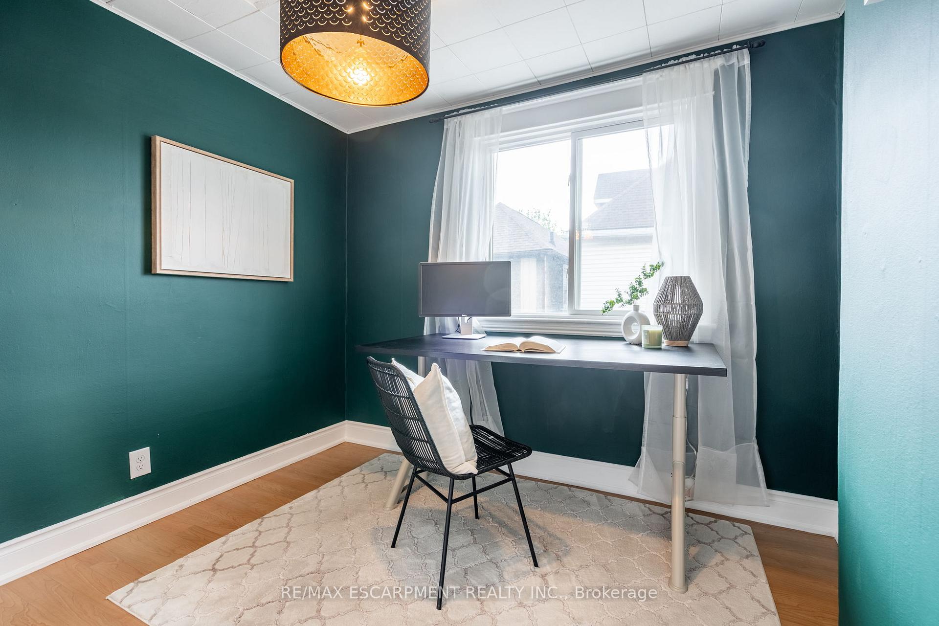 Photo 23 of 44 Fairview Avenue, Hamilton, Crown Point — HOMEH