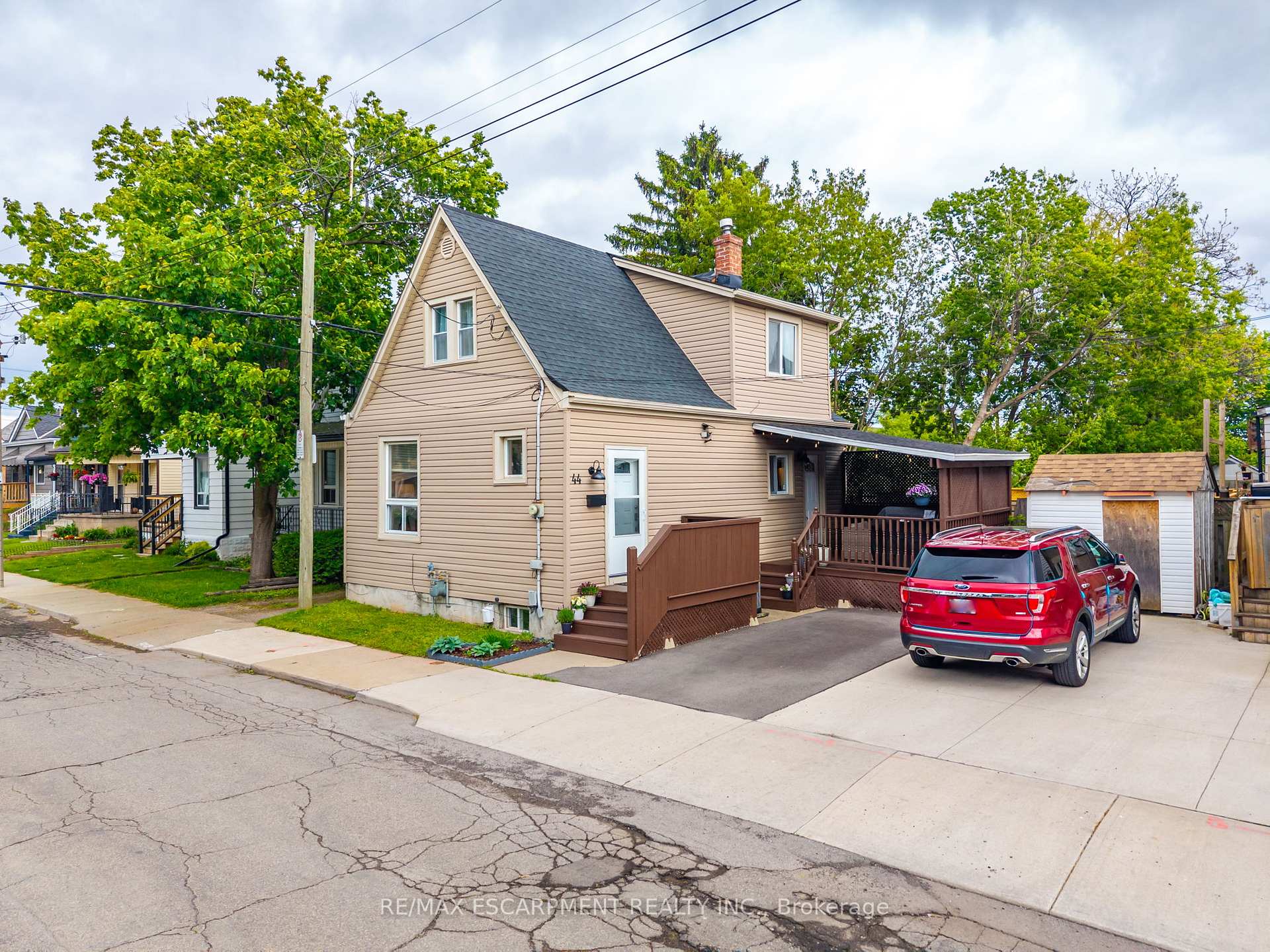 Photo 40 of 44 Fairview Avenue, Hamilton, Crown Point — HOMEH