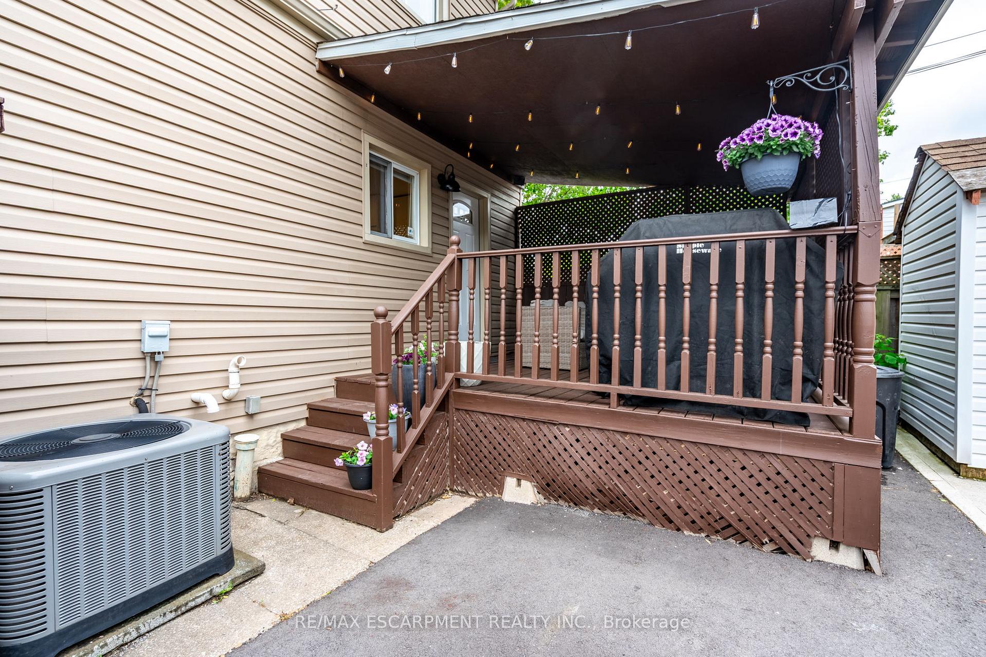 Photo 37 of 44 Fairview Avenue, Hamilton, Crown Point — HOMEH