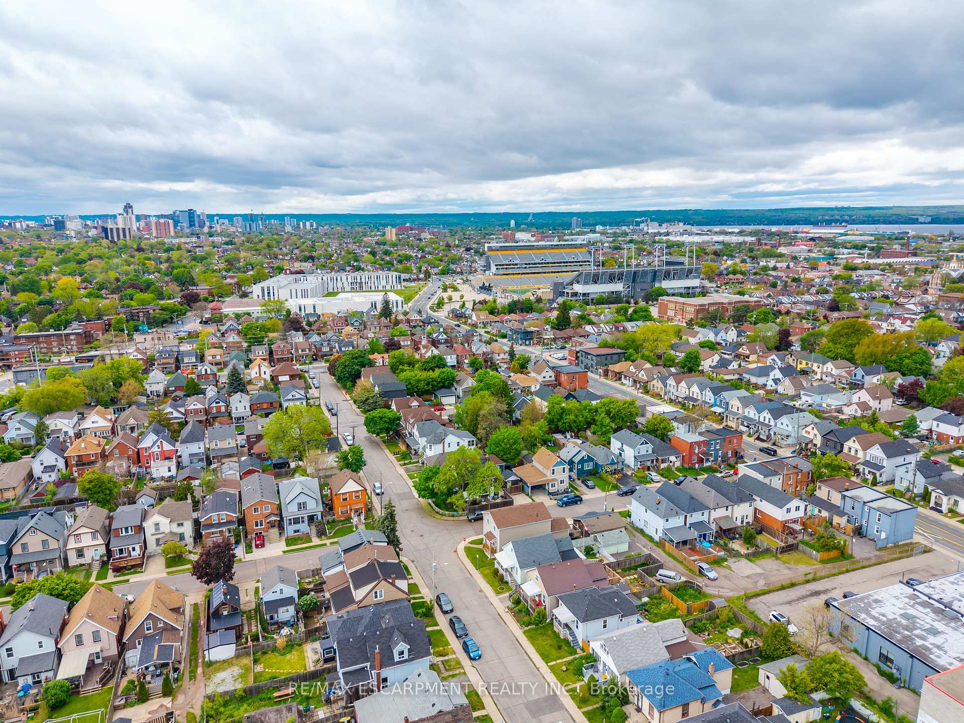 Photo 38 of 44 Fairview Avenue, Hamilton, Crown Point — HOMEH