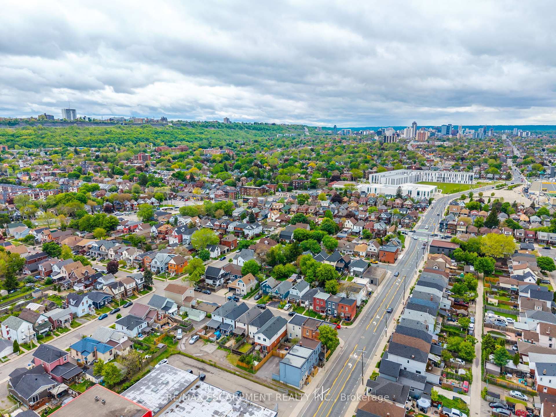 Photo 39 of 44 Fairview Avenue, Hamilton, Crown Point — HOMEH