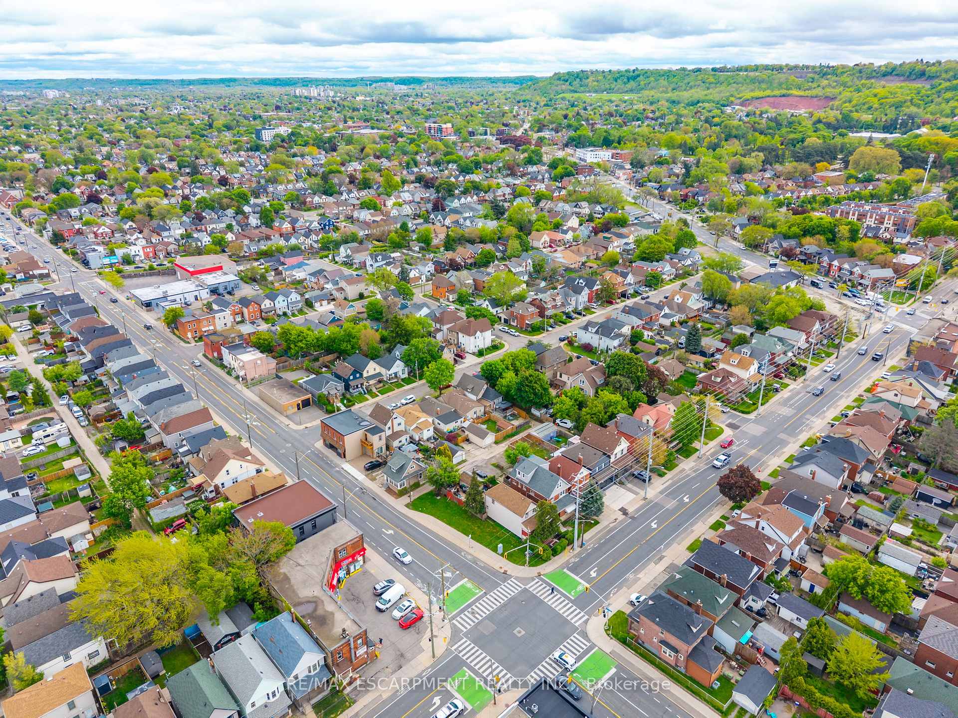 Photo 41 of 44 Fairview Avenue, Hamilton, Crown Point — HOMEH