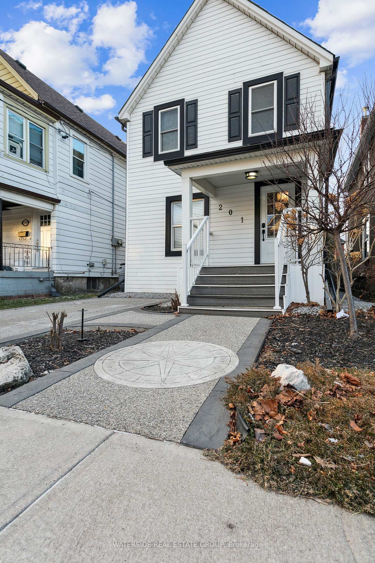 Photo 10 of 201 Rosslyn Avenue N, Hamilton, Crown Point — HOMEH