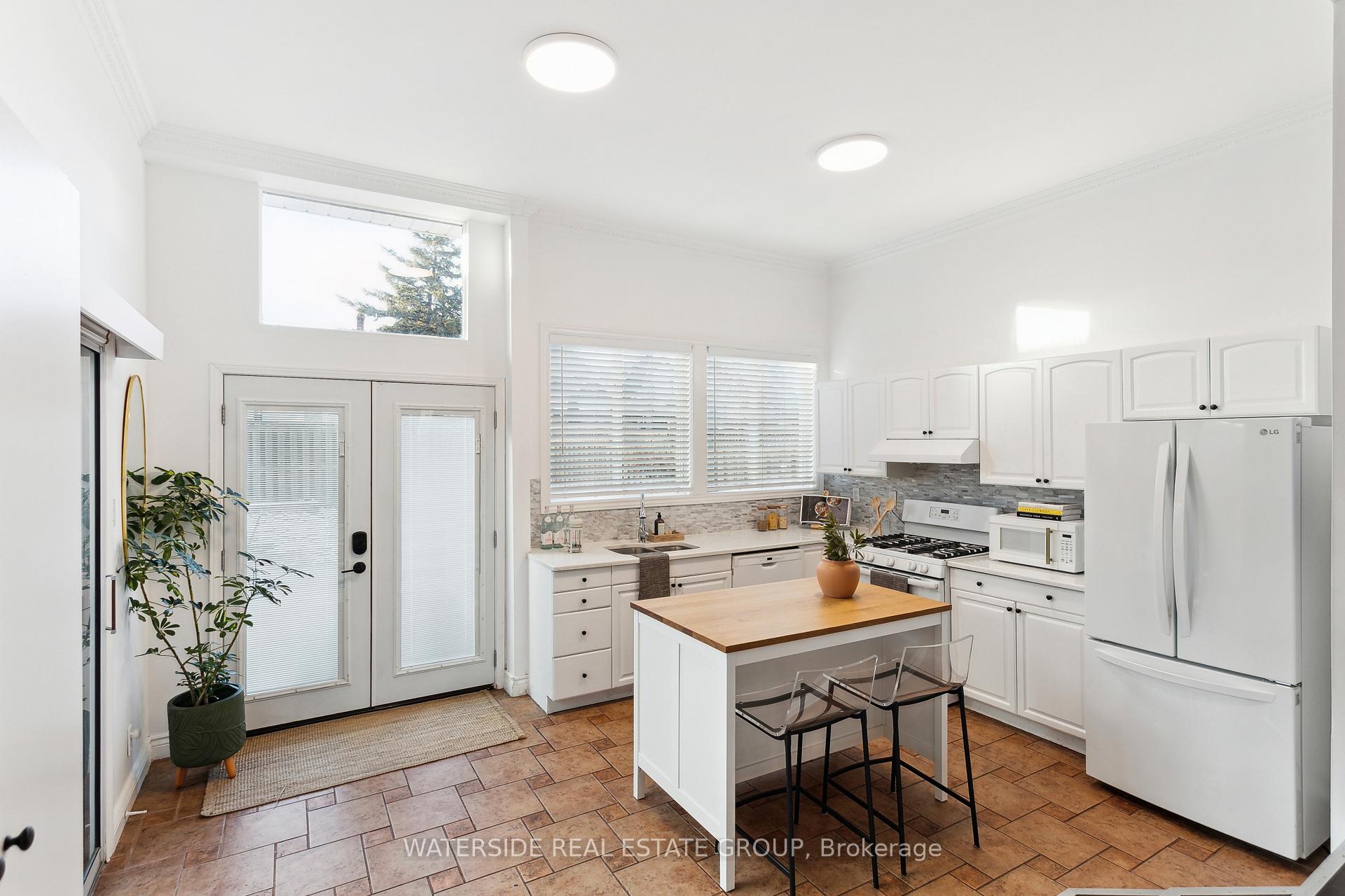 Photo 16 of 201 Rosslyn Avenue N, Hamilton, Crown Point — HOMEH