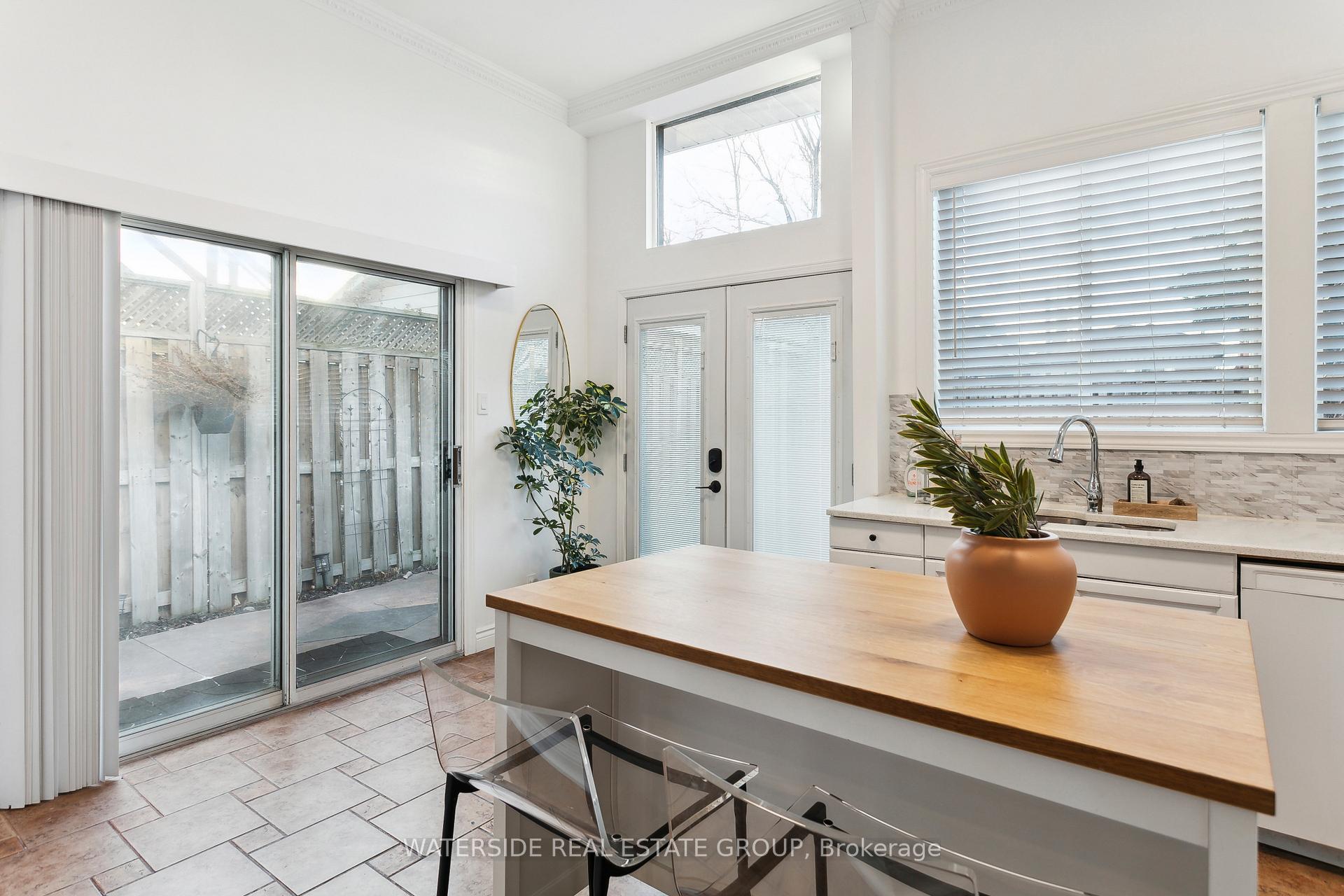 Photo 9 of 201 Rosslyn Avenue N, Hamilton, Crown Point — HOMEH