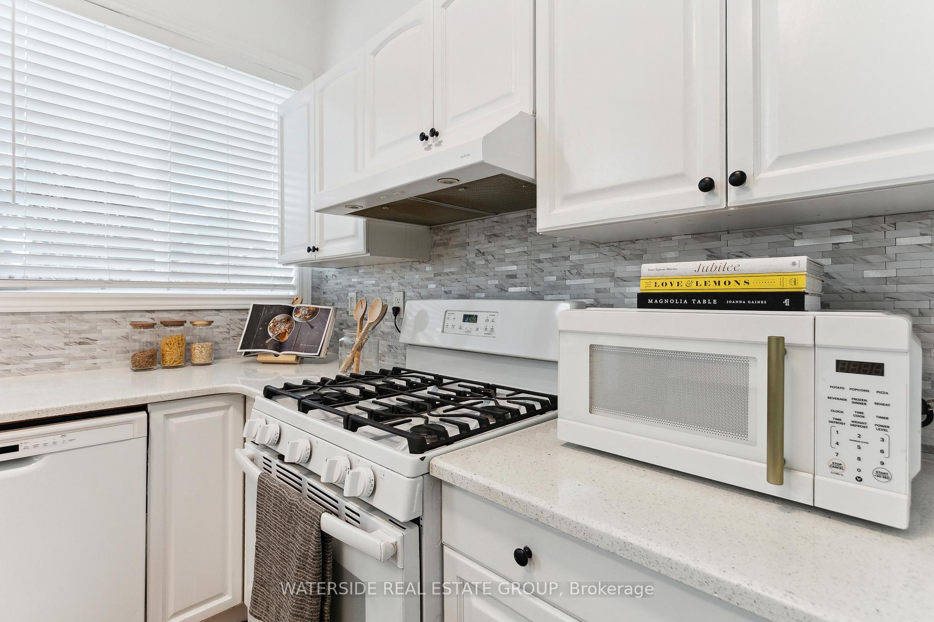 Photo 15 of 201 Rosslyn Avenue N, Hamilton, Crown Point — HOMEH