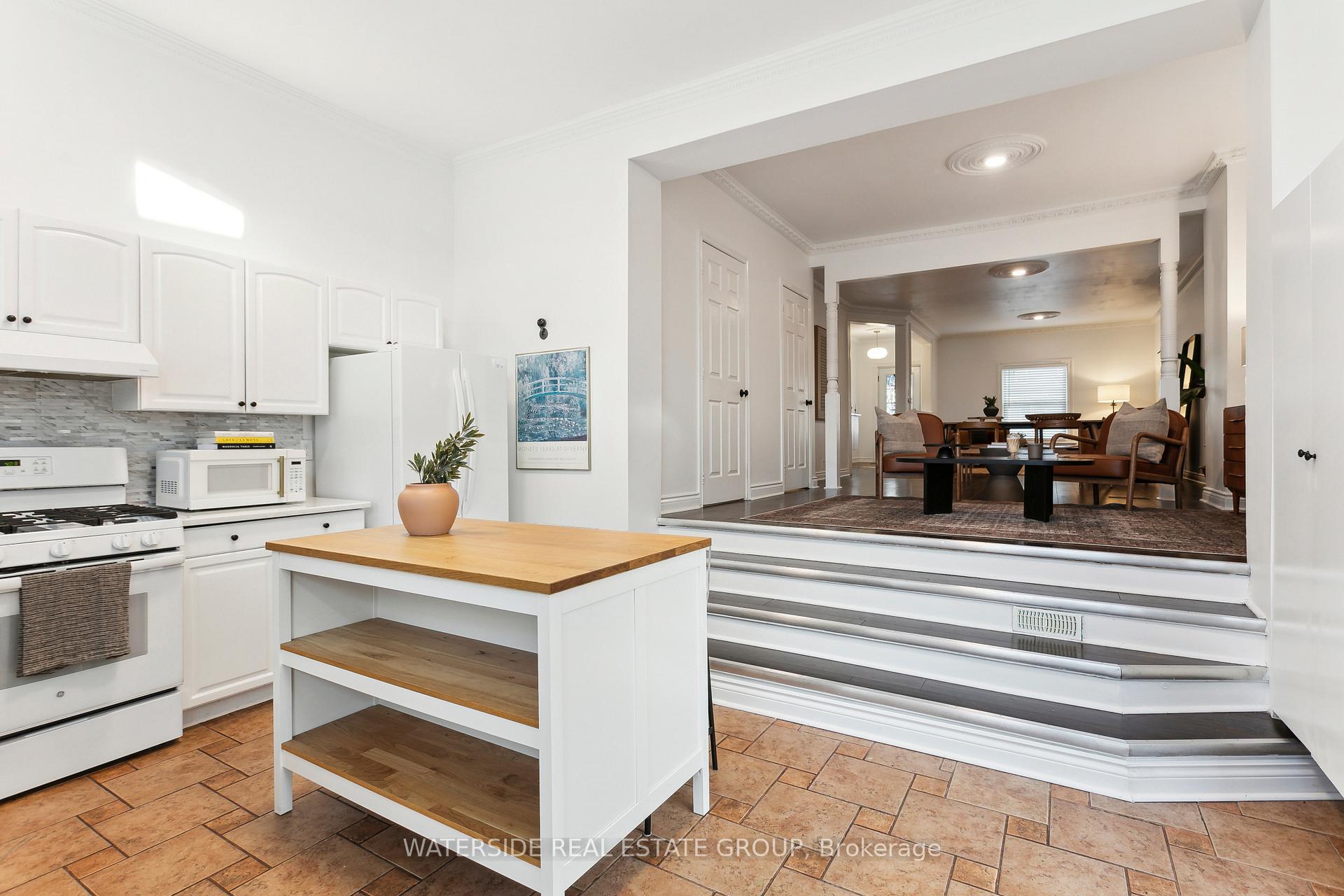 Photo 21 of 201 Rosslyn Avenue N, Hamilton, Crown Point — HOMEH