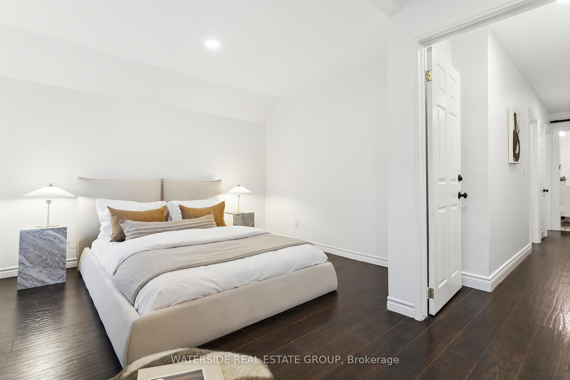 Photo 38 of 201 Rosslyn Avenue N, Hamilton, Crown Point — HOMEH