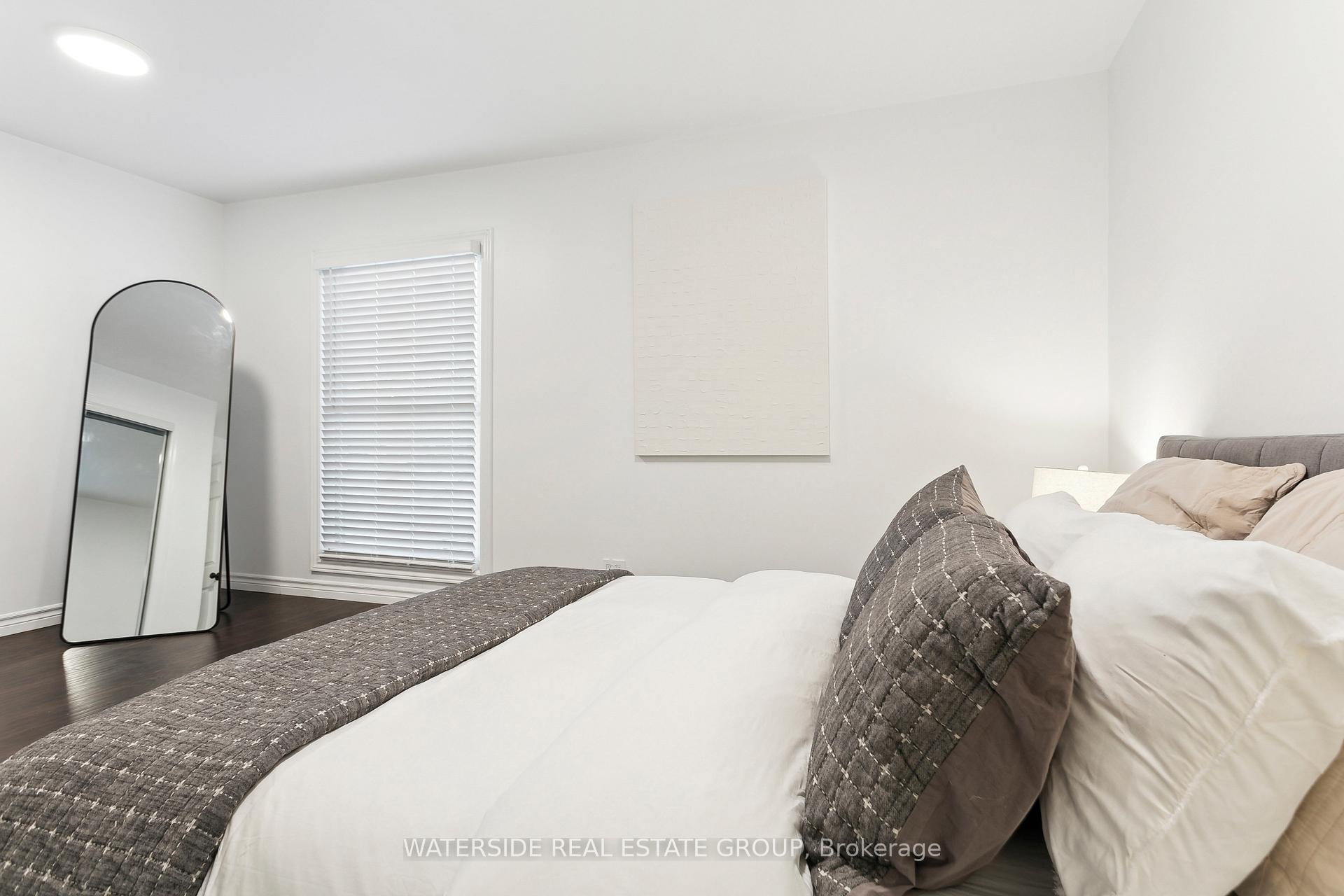Photo 17 of 201 Rosslyn Avenue N, Hamilton, Crown Point — HOMEH