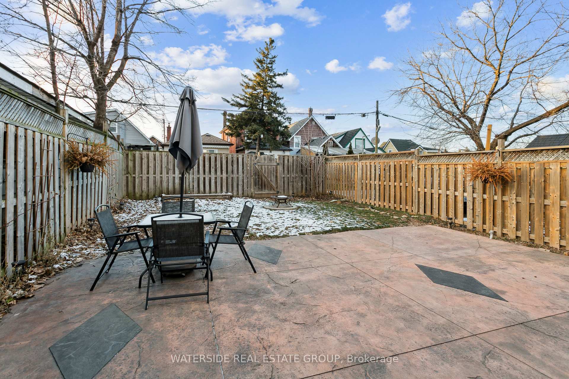 Photo 33 of 201 Rosslyn Avenue N, Hamilton, Crown Point — HOMEH