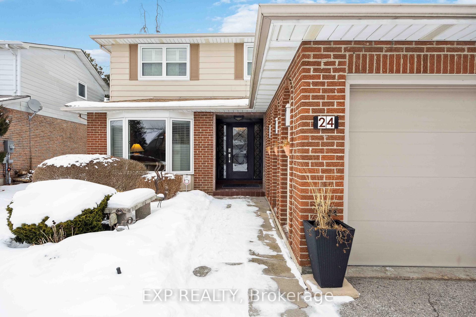 Photo 3 of 24 German Mills Road, Markham, German Mills — HOMEH