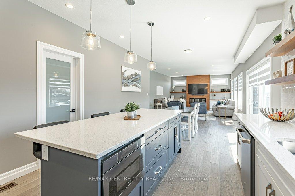 Photo 17 of 6601 Crown Grant Road, London, South V — HOMEH