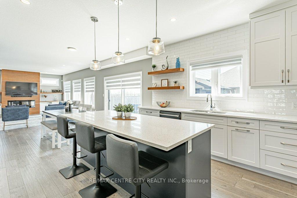 Photo 18 of 6601 Crown Grant Road, London, South V — HOMEH