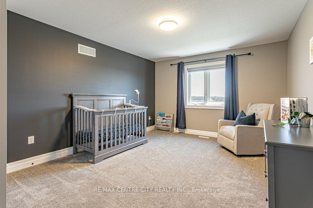 Photo 25 of 6601 Crown Grant Road, London, South V — HOMEH