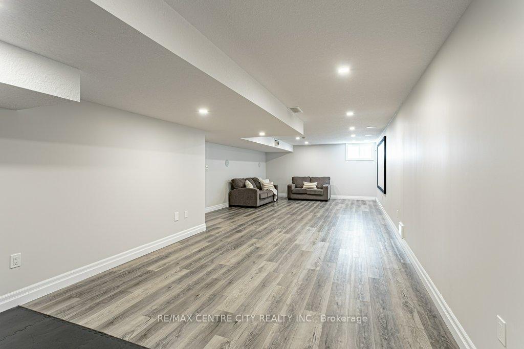 Photo 34 of 6601 Crown Grant Road, London, South V — HOMEH
