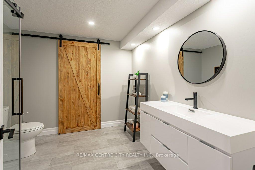 Photo 44 of 6601 Crown Grant Road, London, South V — HOMEH