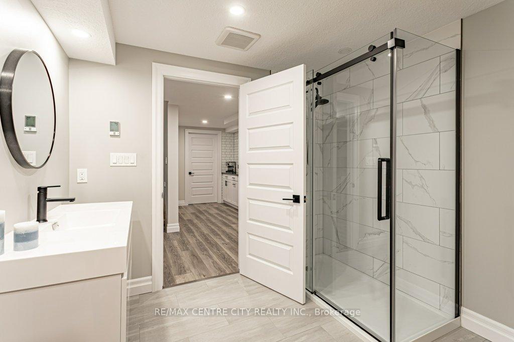 Photo 33 of 6601 Crown Grant Road, London, South V — HOMEH