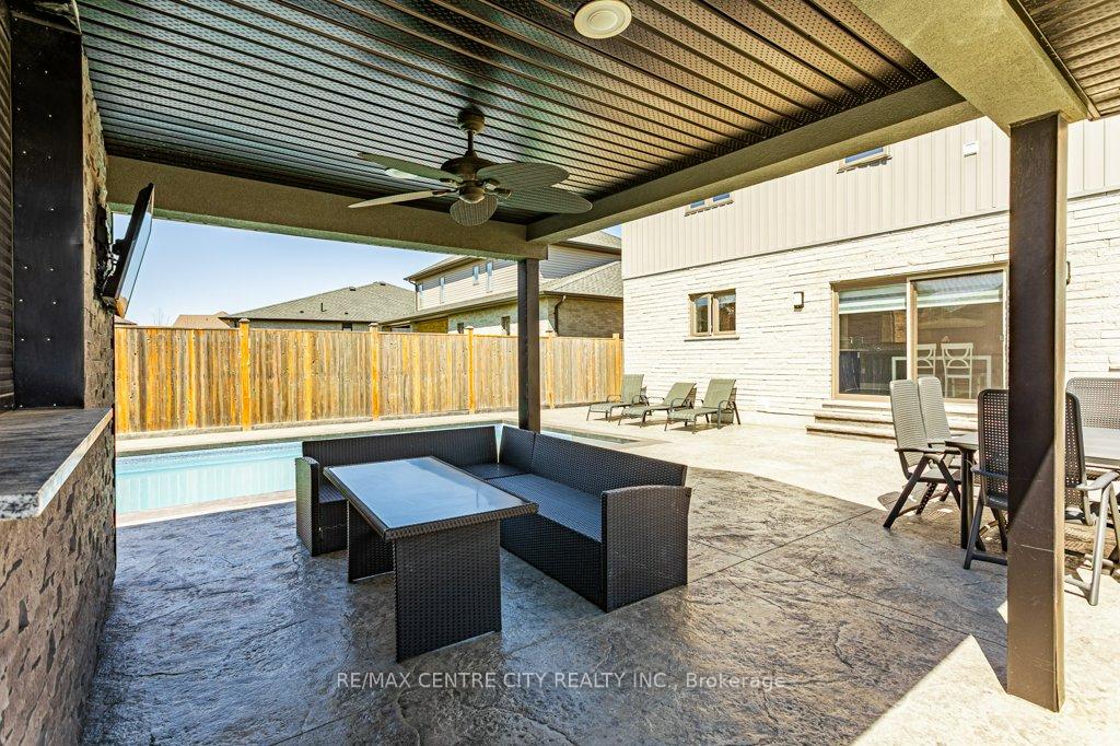 Photo 39 of 6601 Crown Grant Road, London, South V — HOMEH