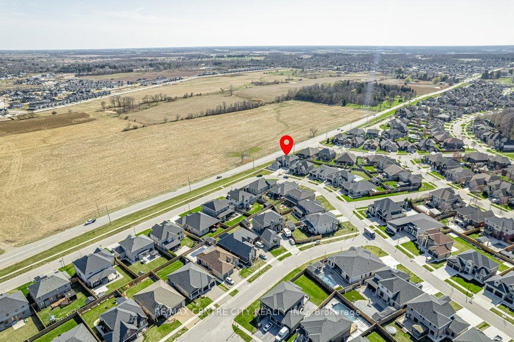 Photo 42 of 6601 Crown Grant Road, London, South V — HOMEH