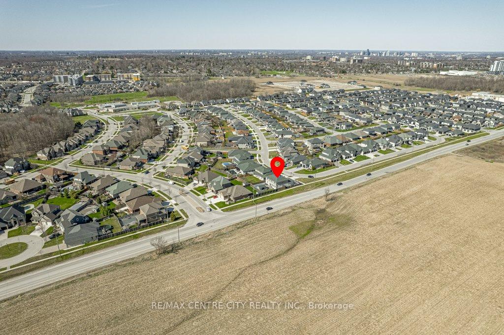 Photo 48 of 6601 Crown Grant Road, London, South V — HOMEH