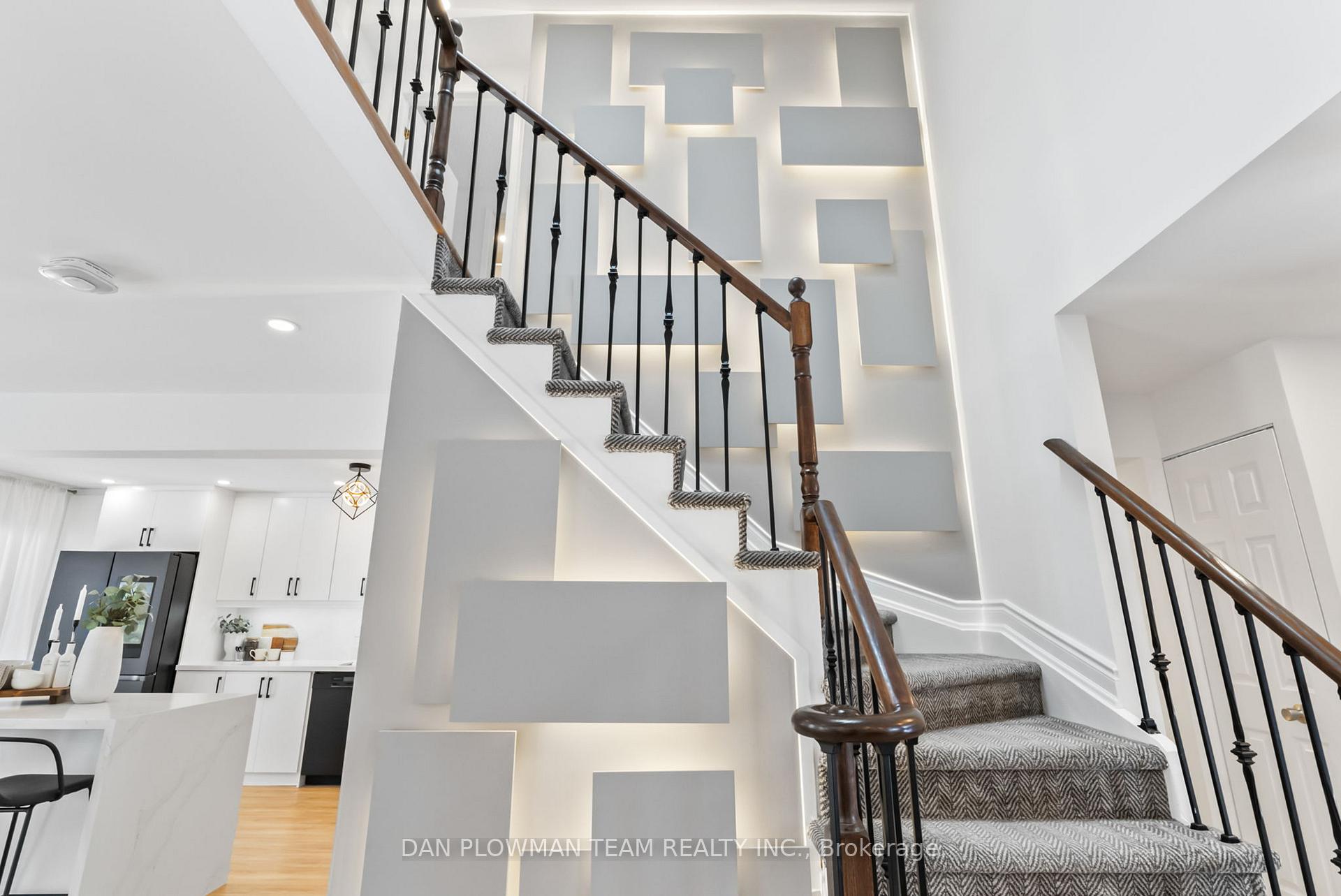 Photo 2 of 20 Maplewood Drive, Whitby, Blue Grass Meadows — HOMEH