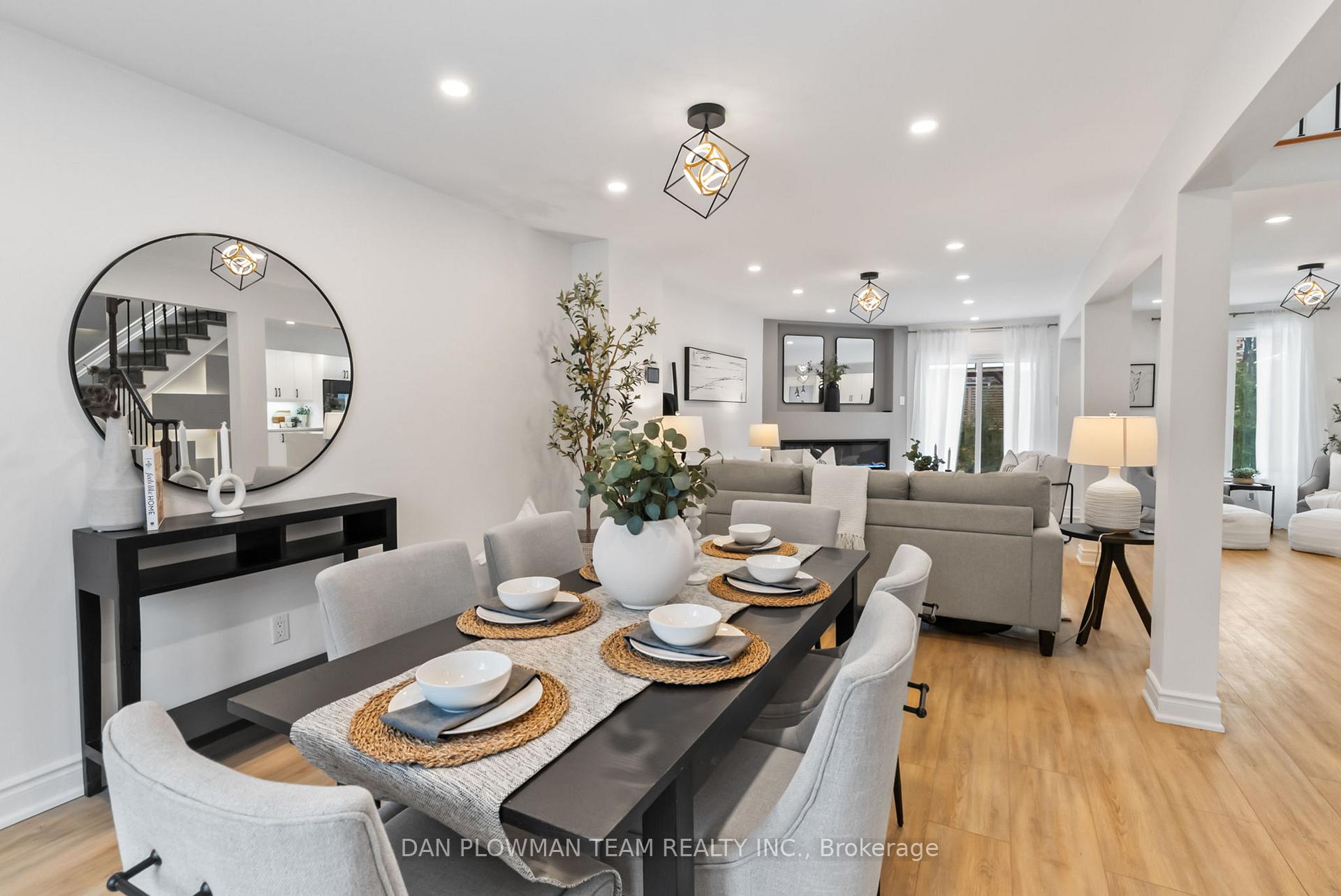 Photo 3 of 20 Maplewood Drive, Whitby, Blue Grass Meadows — HOMEH