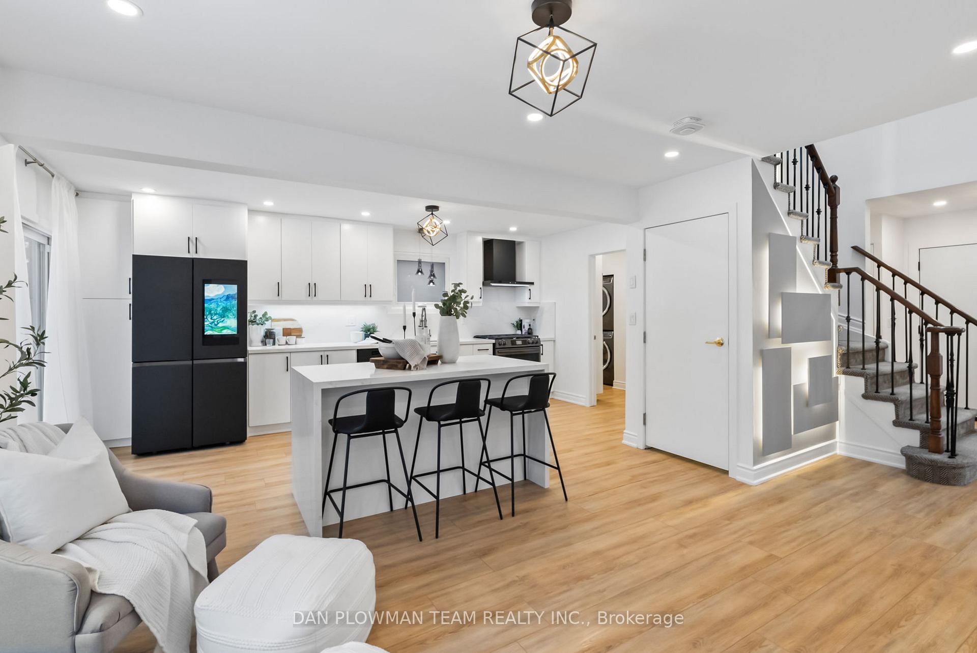 Photo 11 of 20 Maplewood Drive, Whitby, Blue Grass Meadows — HOMEH