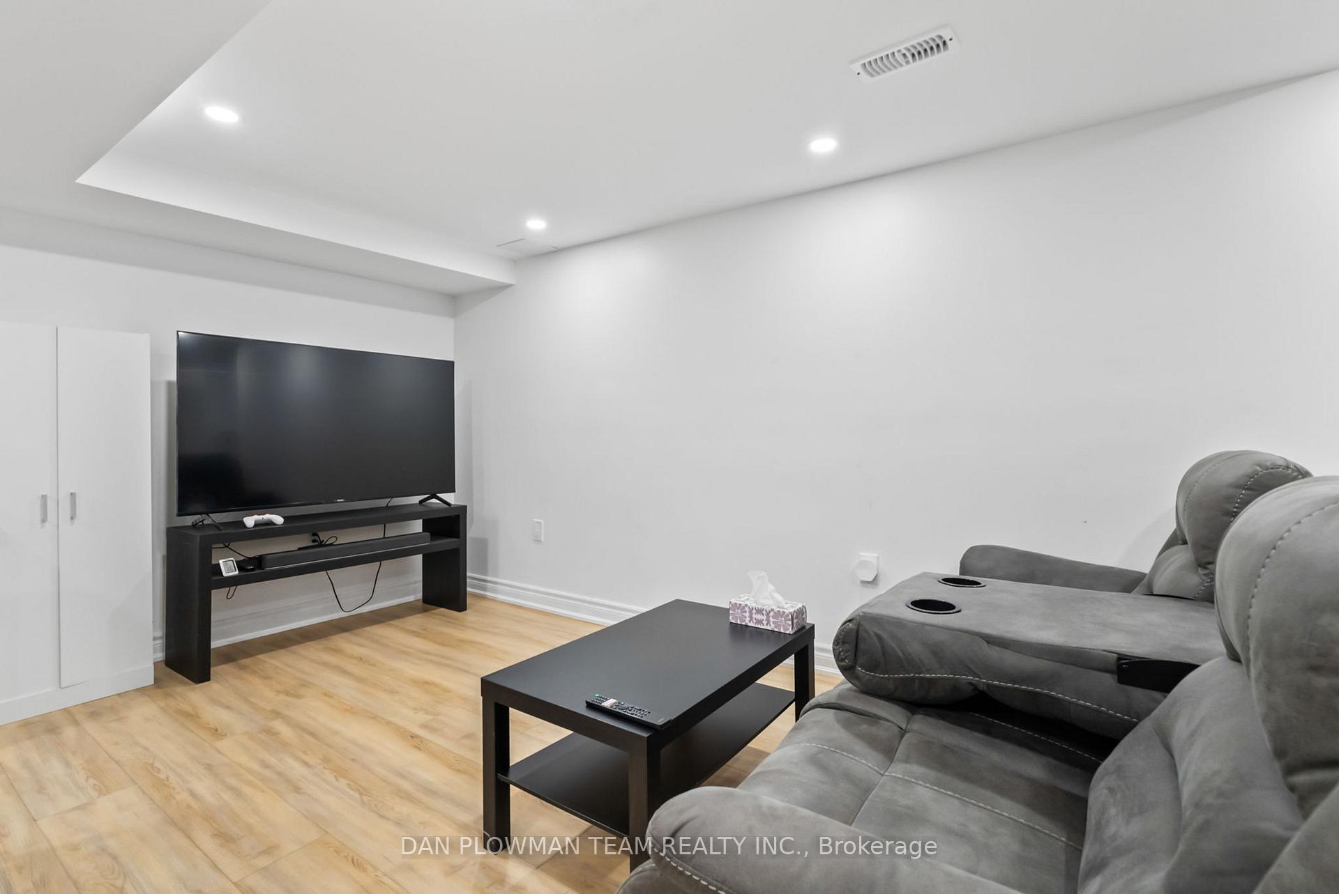 Photo 39 of 20 Maplewood Drive, Whitby, Blue Grass Meadows — HOMEH