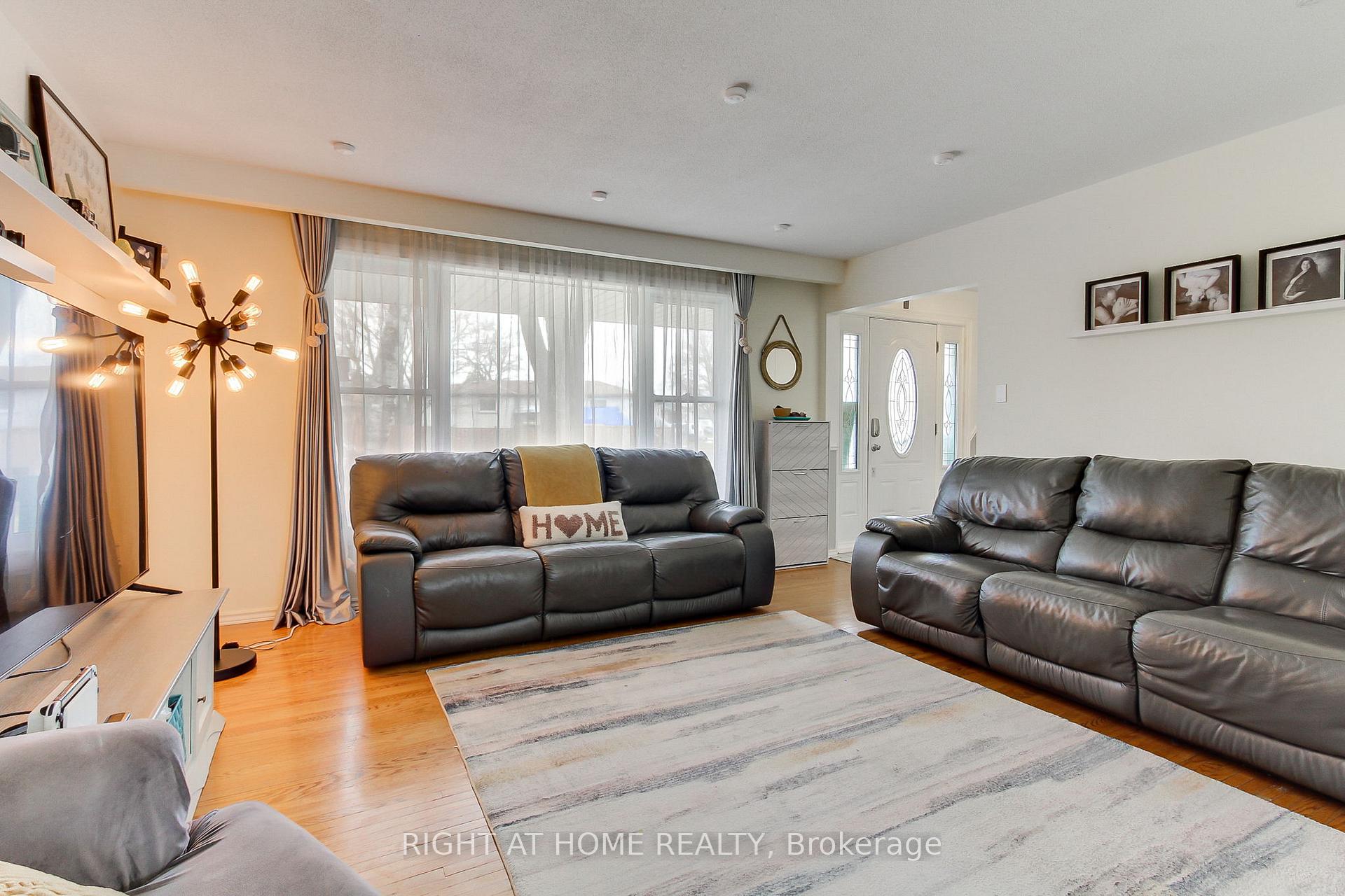Photo 4 of 67 Park Crescent S, New Tecumseth, Tottenham — HOMEH